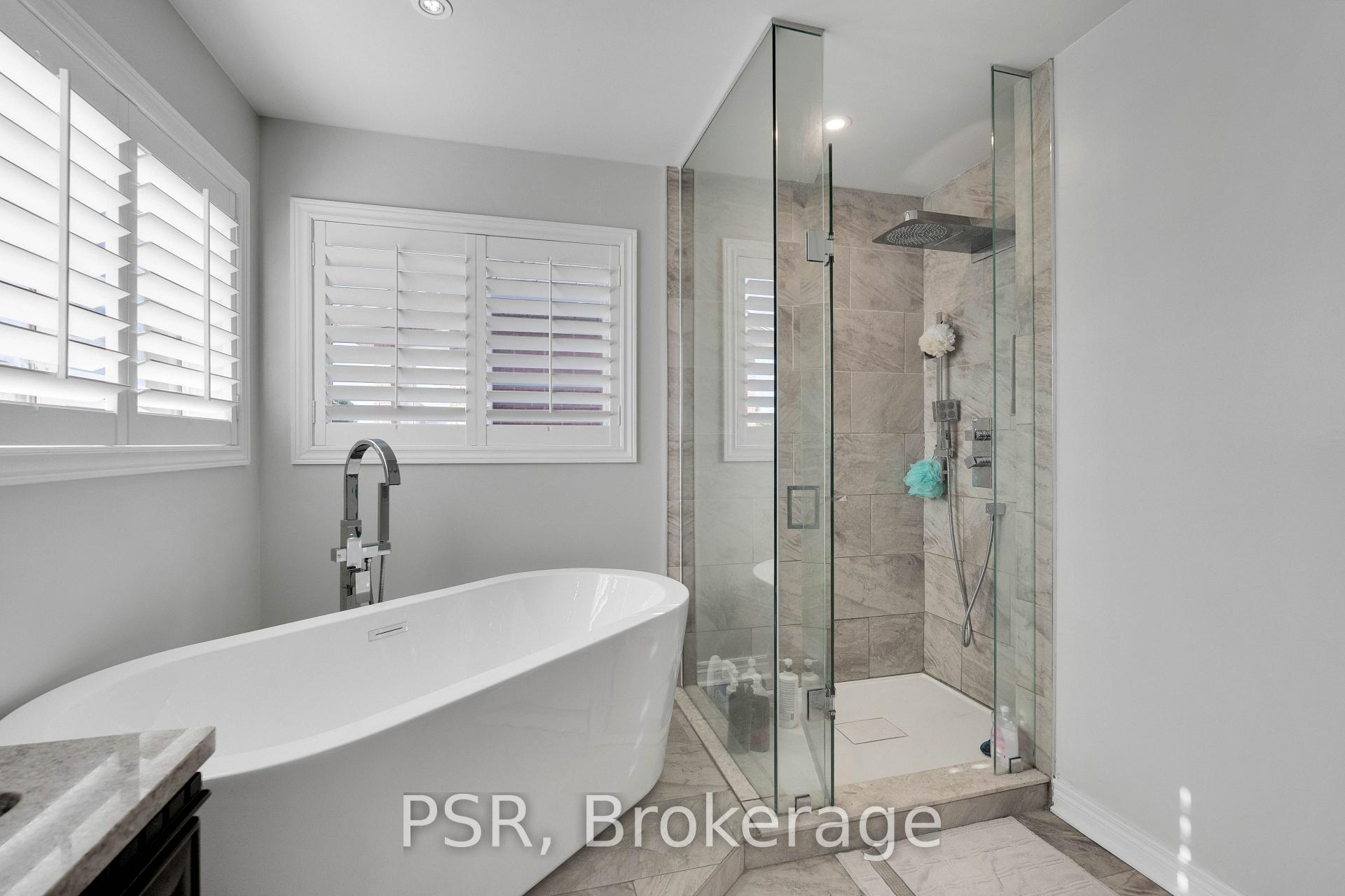 Photo 26 of 10 Baccarat Crescent, Brampton, Snelgrove — HOMEH