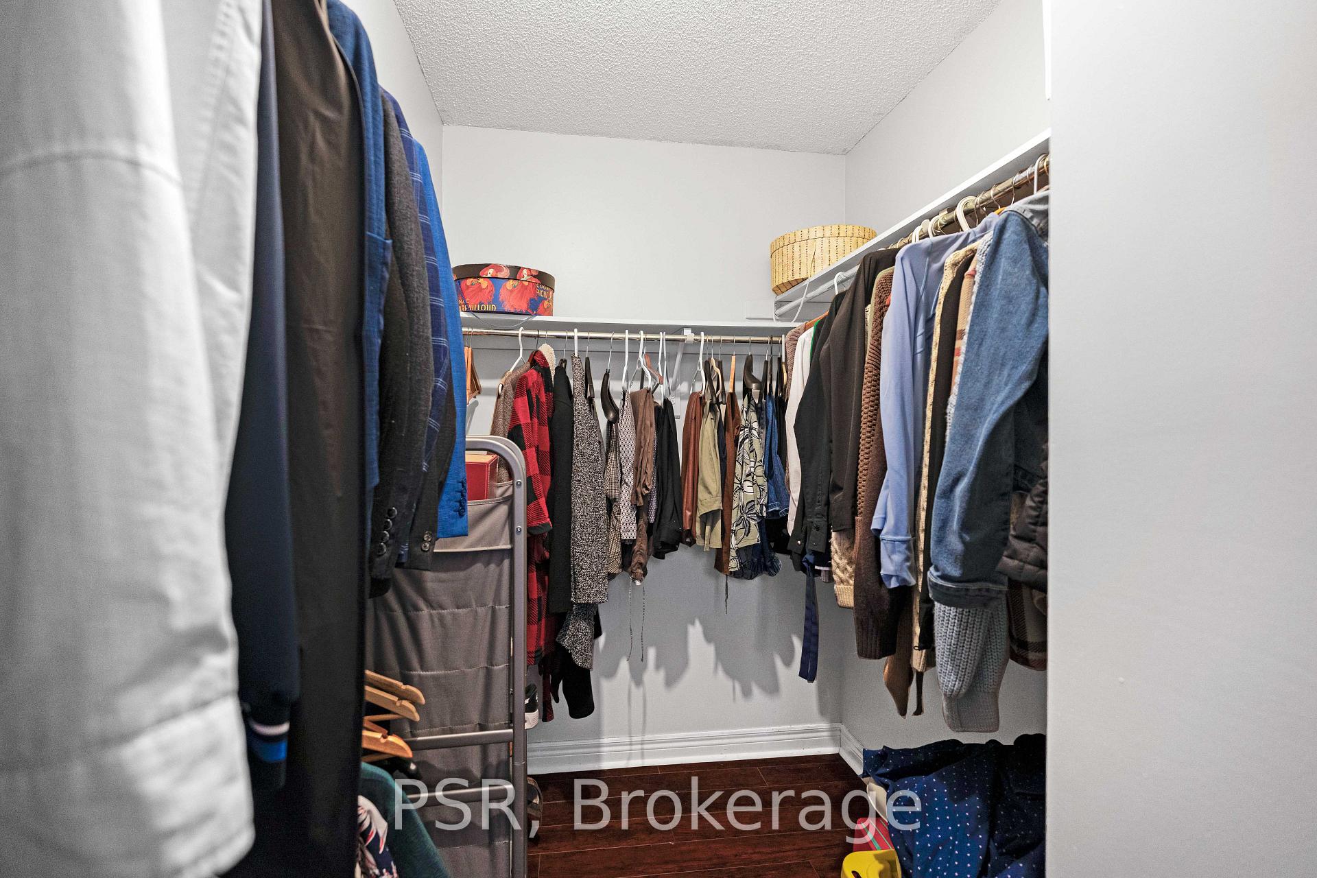 Photo 27 of 10 Baccarat Crescent, Brampton, Snelgrove — HOMEH