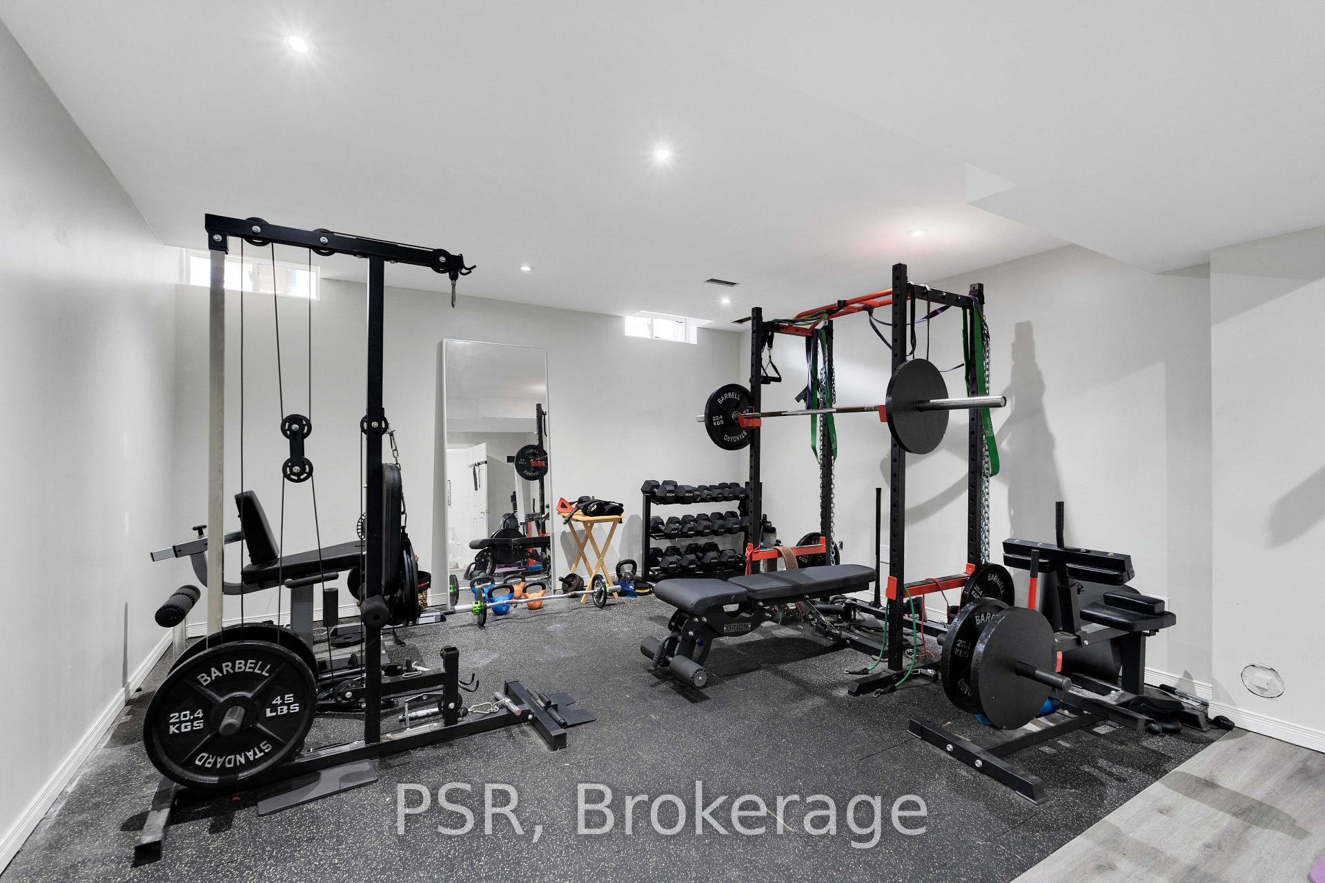 Photo 34 of 10 Baccarat Crescent, Brampton, Snelgrove — HOMEH