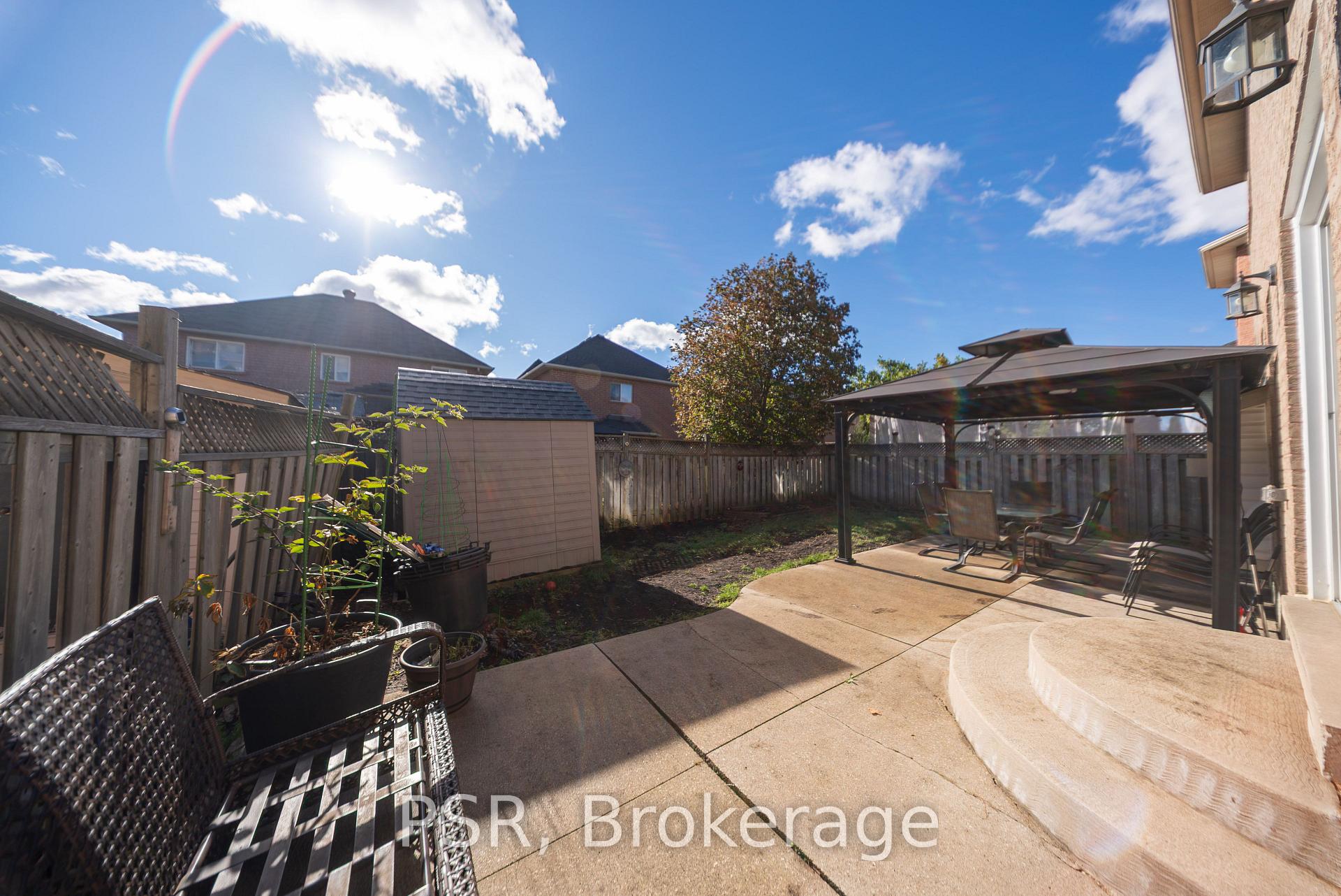 Photo 39 of 10 Baccarat Crescent, Brampton, Snelgrove — HOMEH