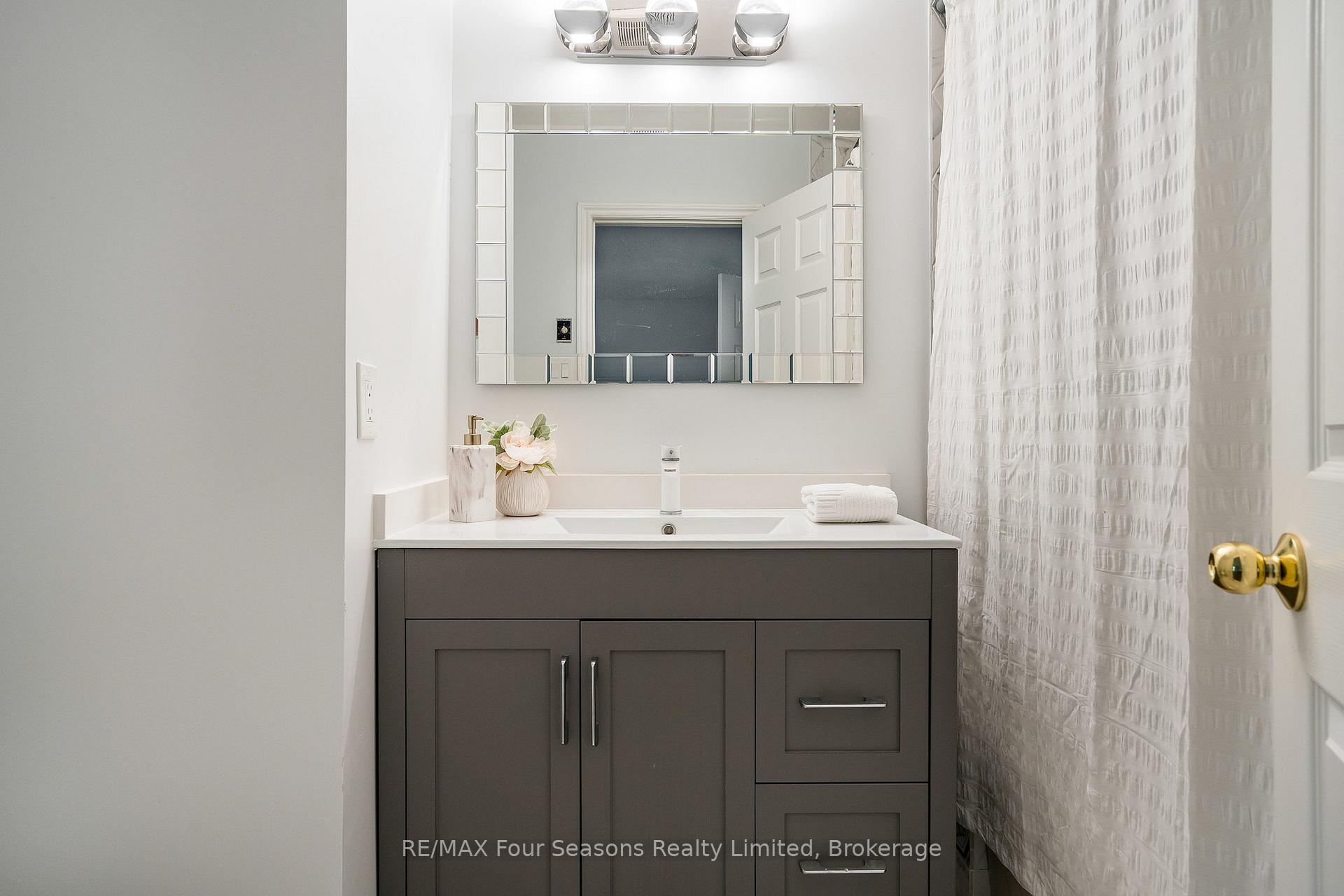 Photo 29 of Unit 25, 25 Starboard Road, Collingwood — HOMEH