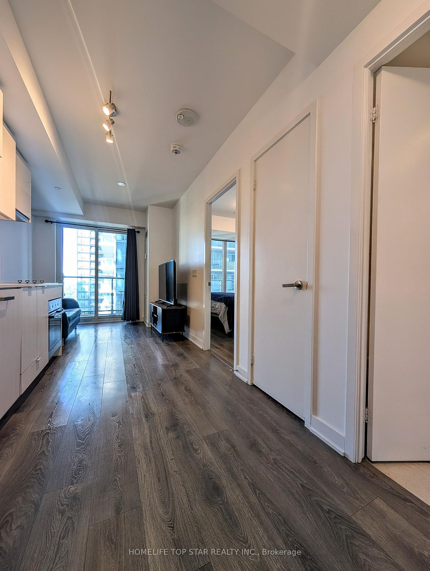 Photo 2 of Unit 2313, 195 Redpath Avenue NW, Toronto, Mount Pleasant West — HOMEH