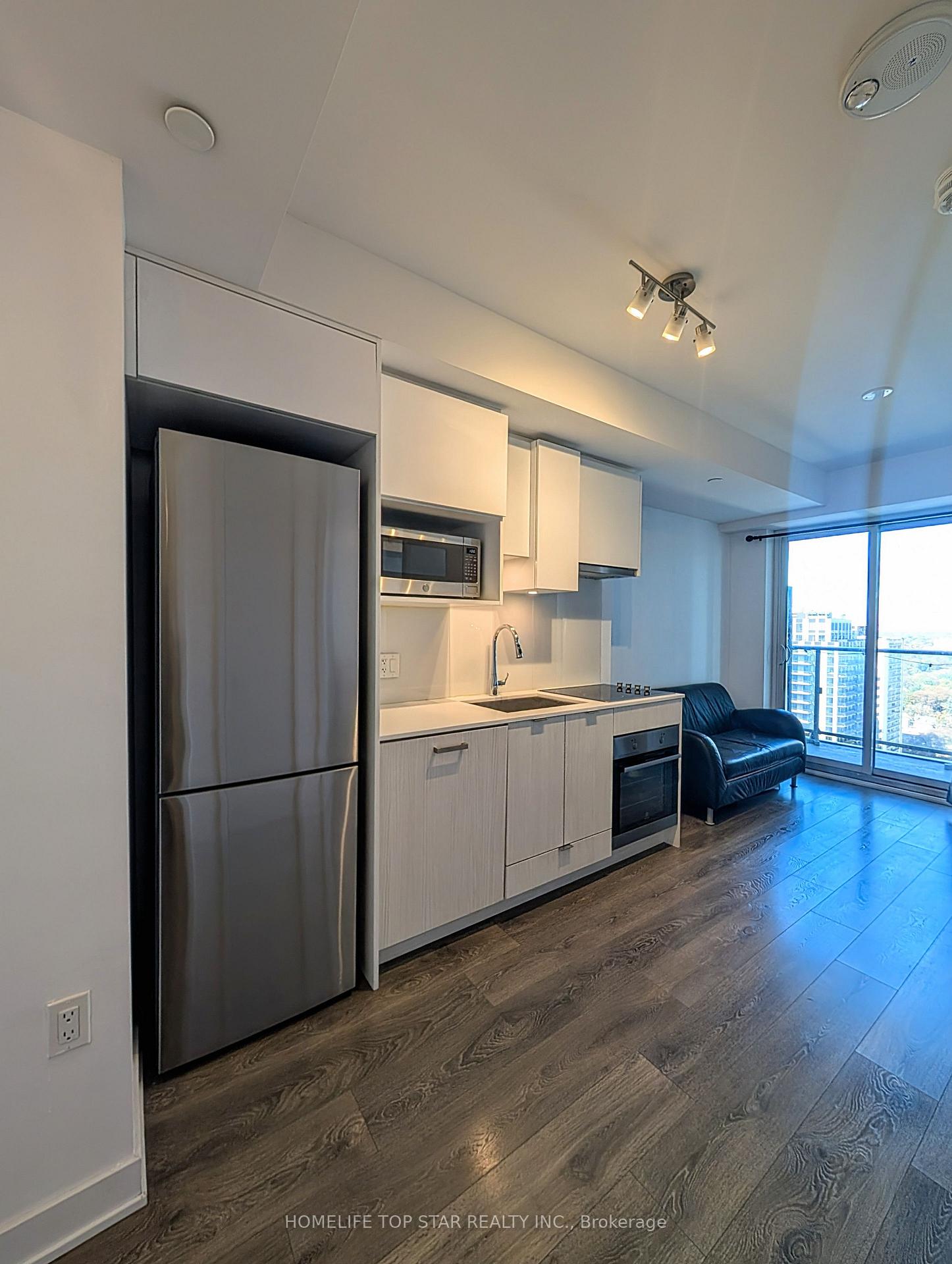 Photo 3 of Unit 2313, 195 Redpath Avenue NW, Toronto, Mount Pleasant West — HOMEH