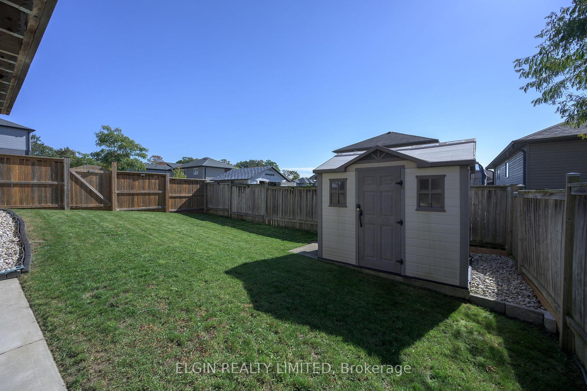 Photo 38 of 1969 Frederick Crescent, London, East P — HOMEH