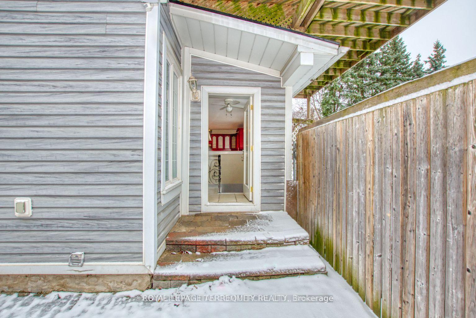 Photo 28 of 19 Mill Street N, Brampton, Downtown Brampton — HOMEH