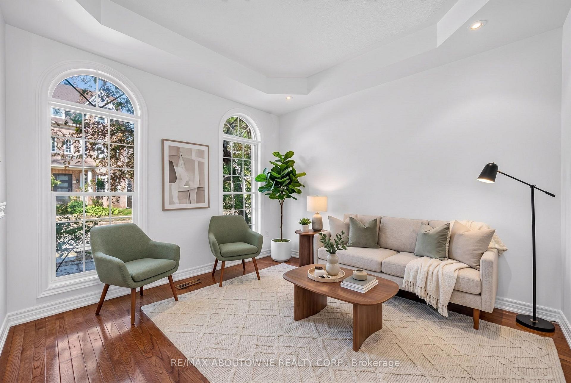 Photo 6 of 172 Roxton Road, Oakville, River Oaks — HOMEH