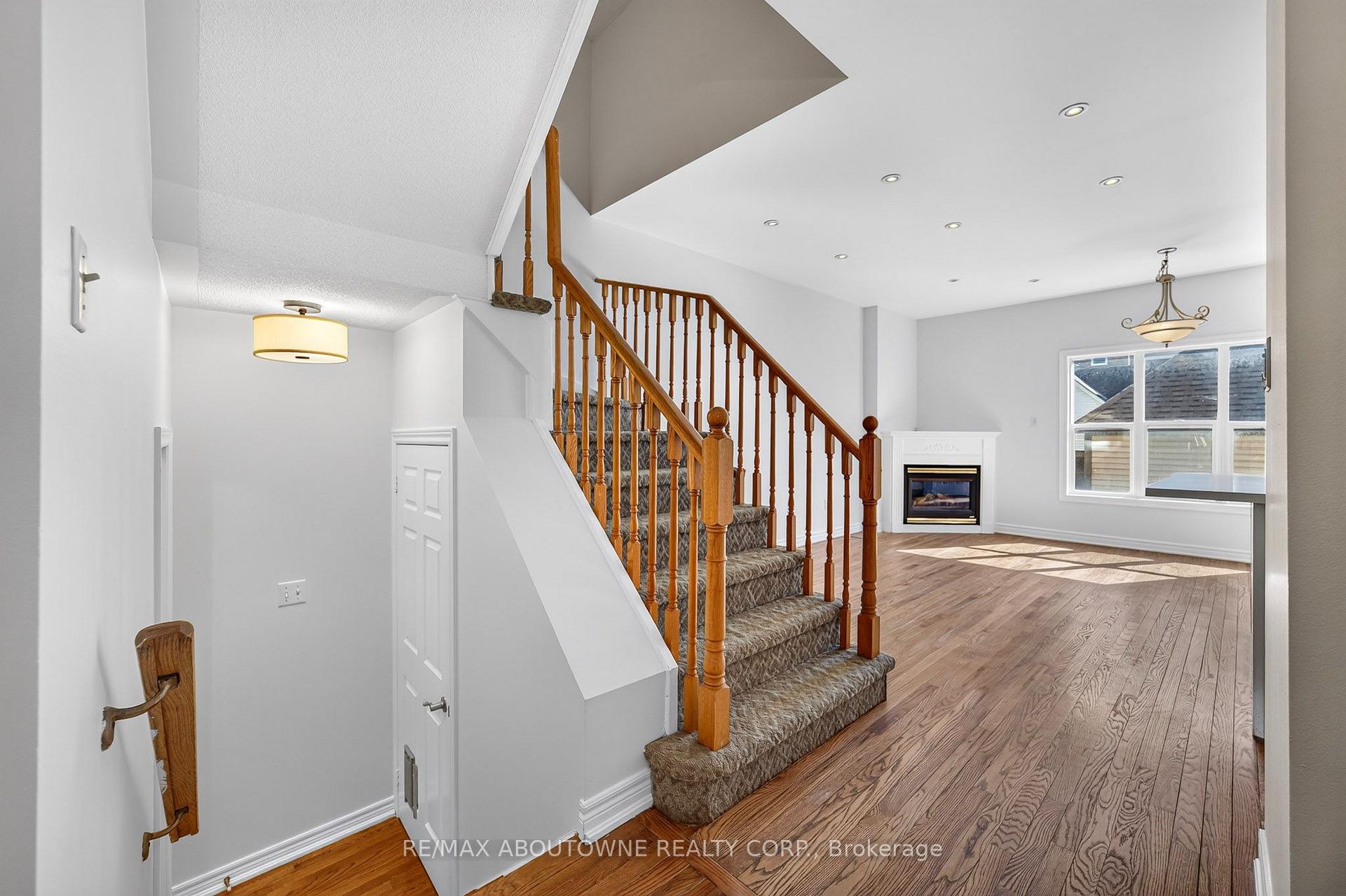 Photo 8 of 172 Roxton Road, Oakville, River Oaks — HOMEH