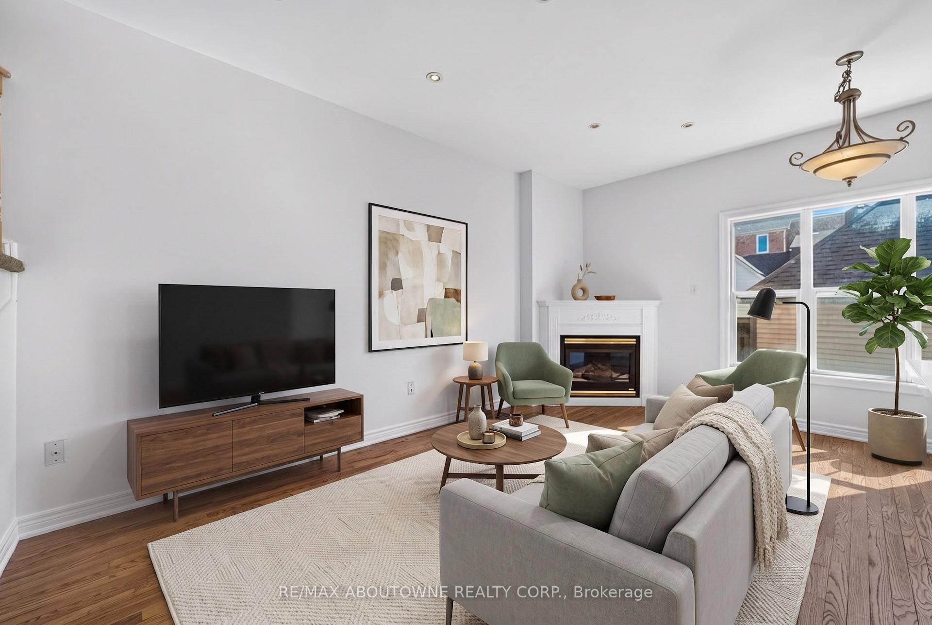 Photo 10 of 172 Roxton Road, Oakville, River Oaks — HOMEH