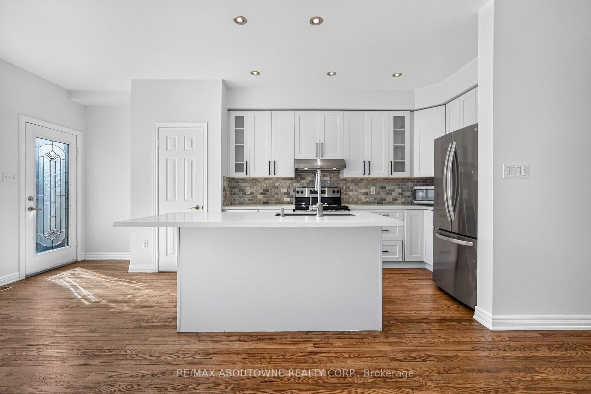 Photo 11 of 172 Roxton Road, Oakville, River Oaks — HOMEH