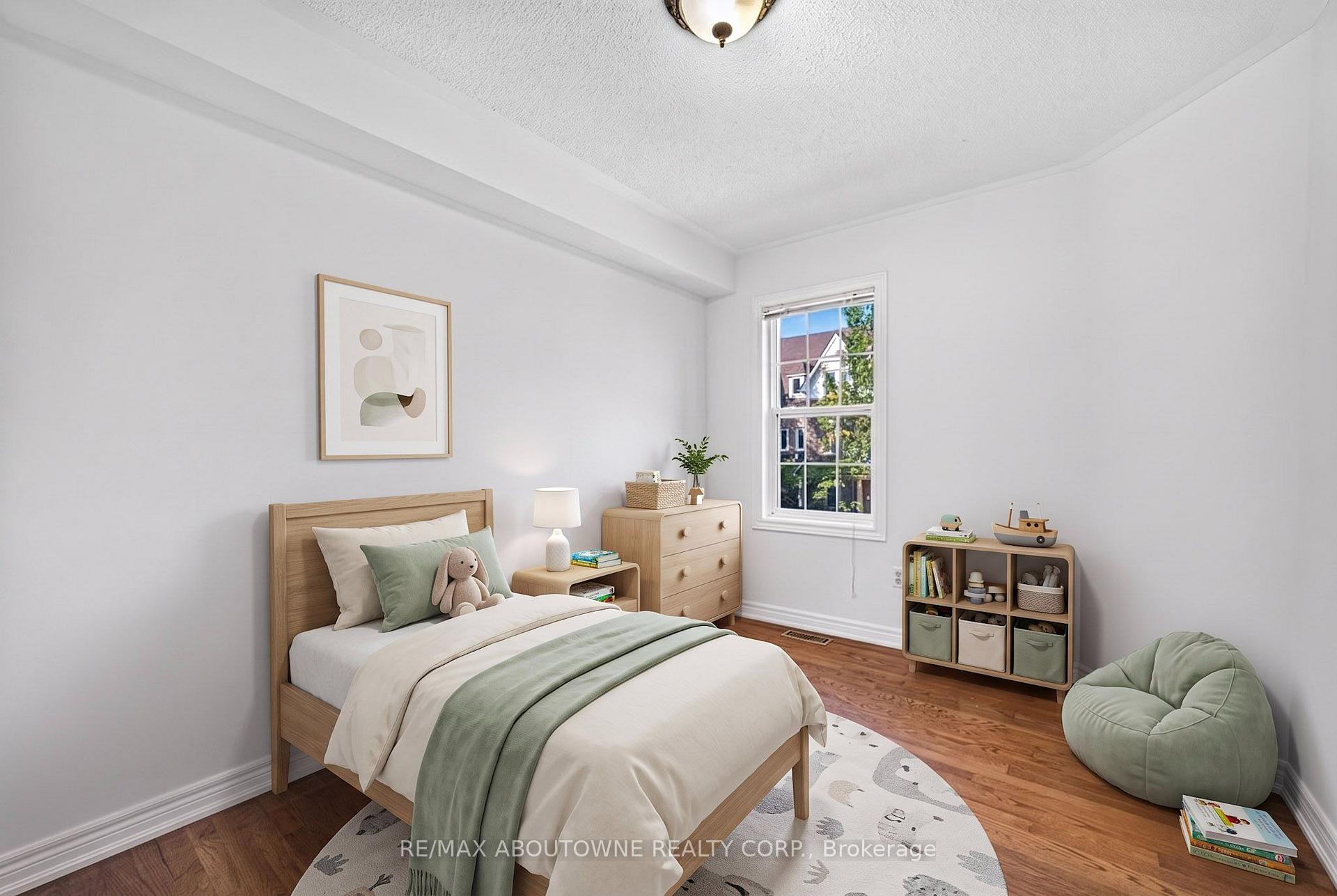Photo 20 of 172 Roxton Road, Oakville, River Oaks — HOMEH