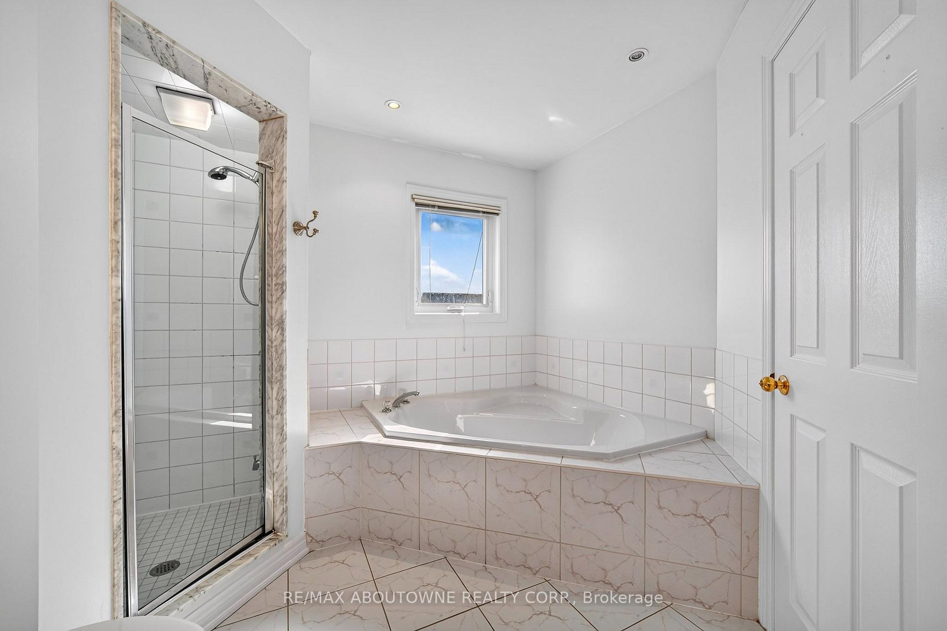 Photo 33 of 172 Roxton Road, Oakville, River Oaks — HOMEH