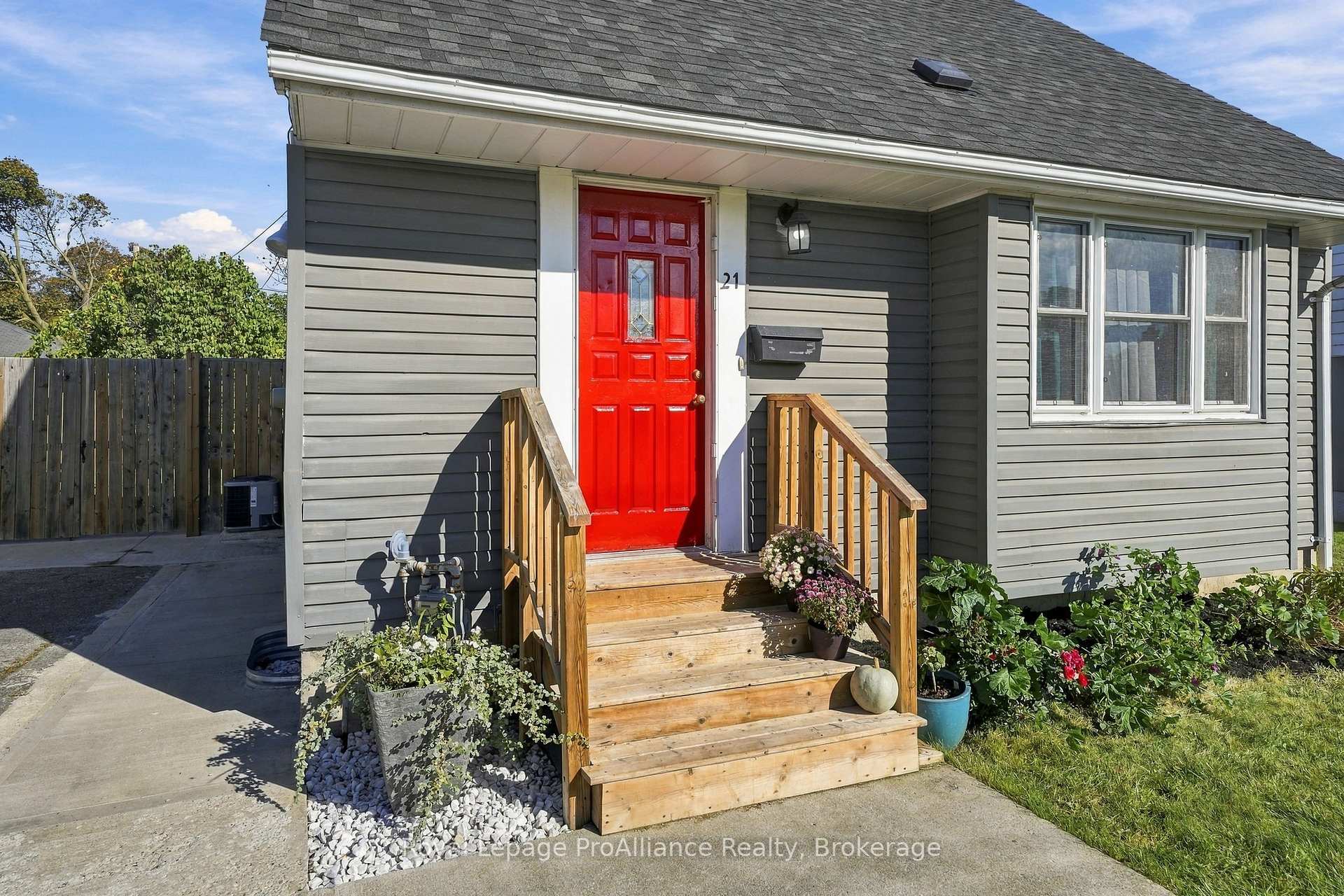 Photo 32 of 21 Third Street, Belleville, Belleville Ward — HOMEH