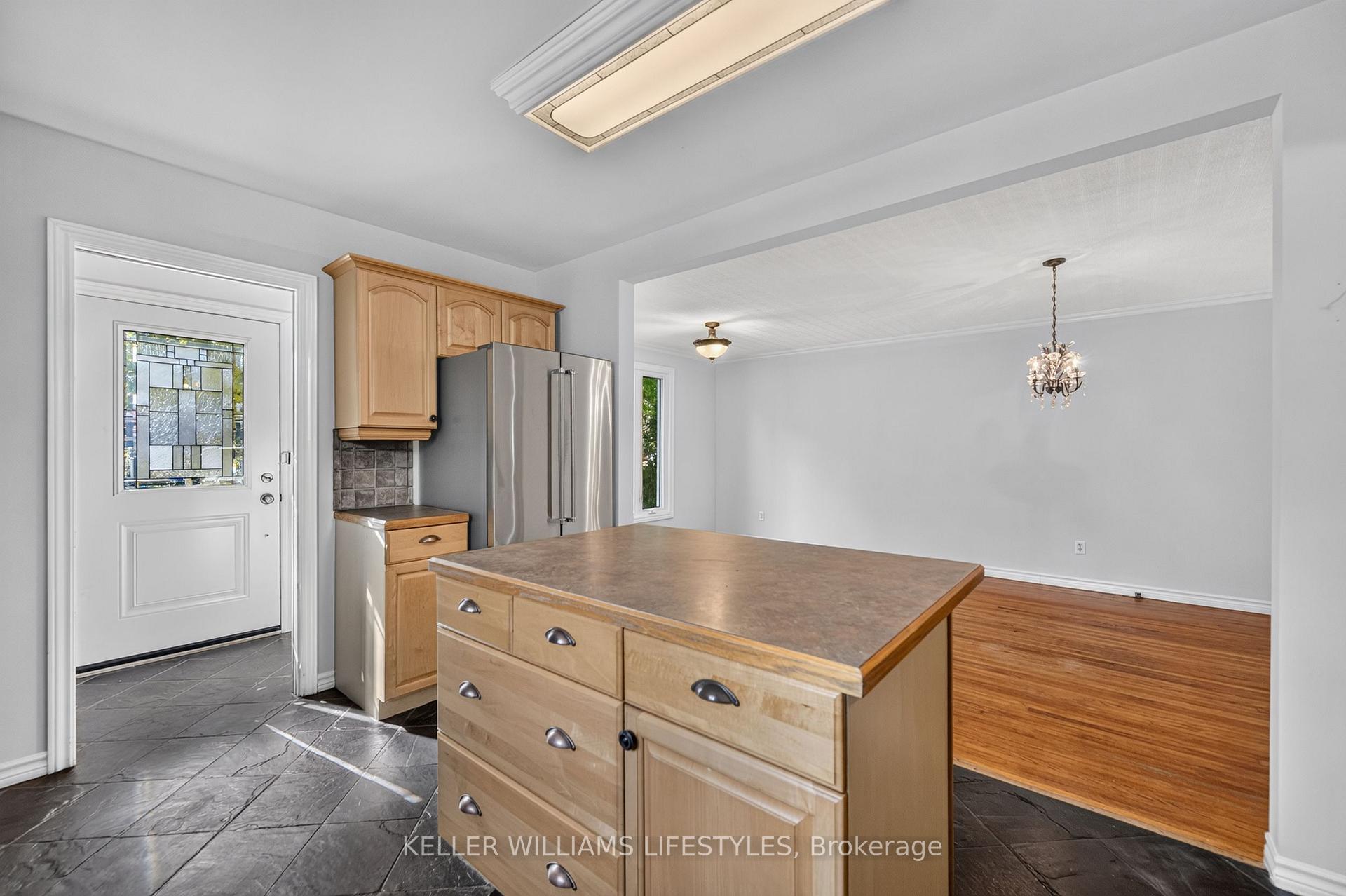Photo 8 of 42 Stroud Crescent, London, South X — HOMEH