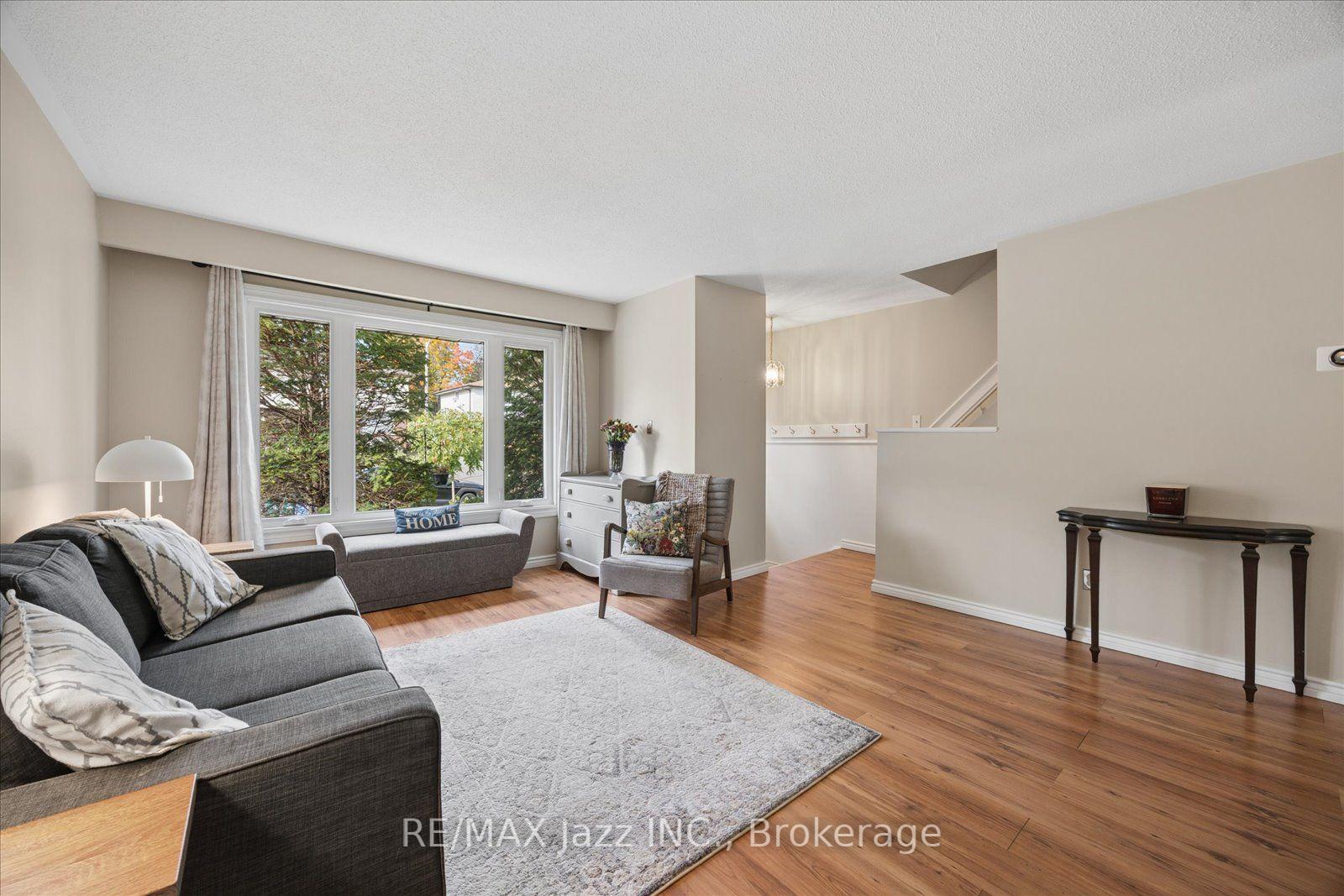 Photo 5 of 419 Maplewood Drive, Oshawa, O'Neill — HOMEH