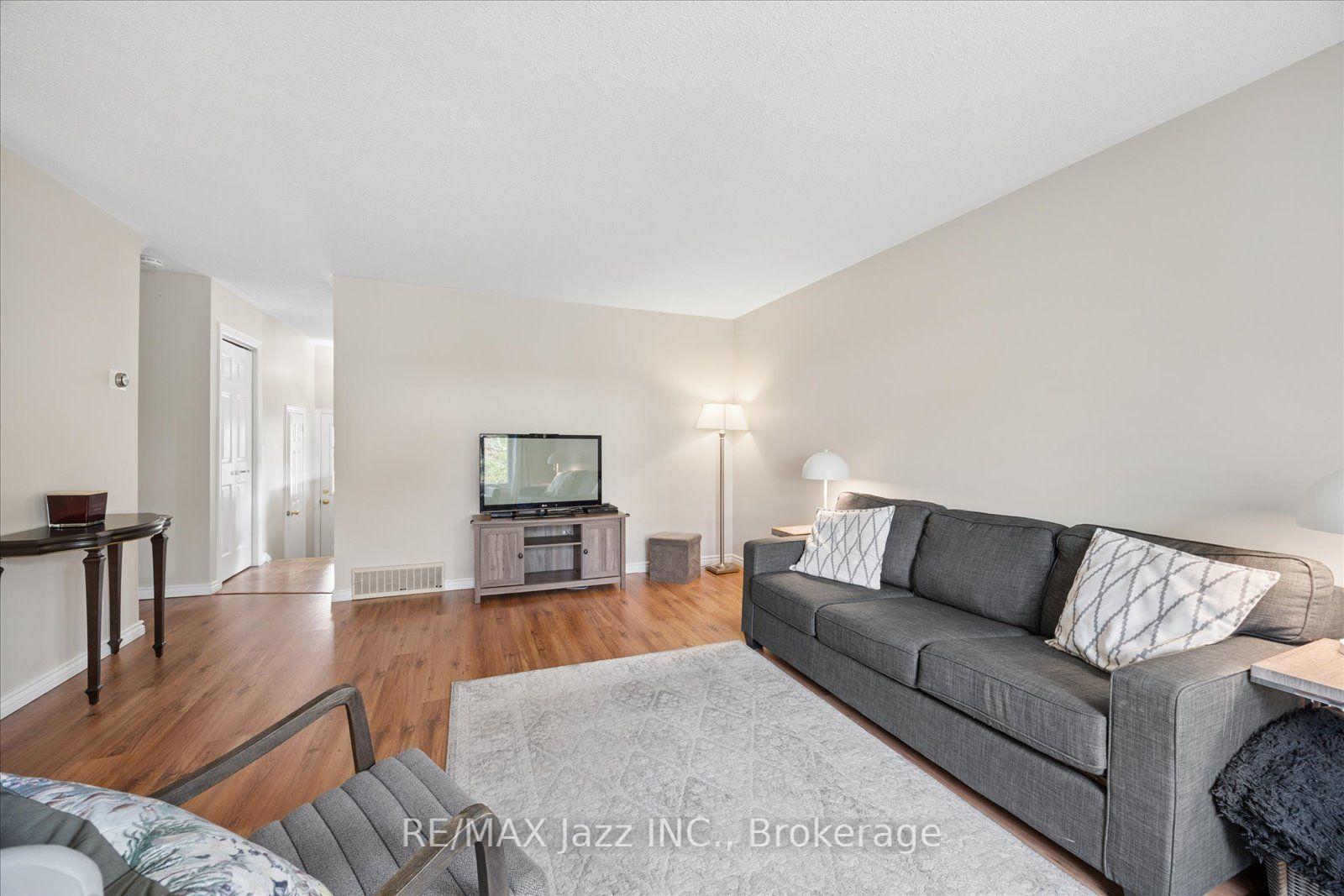 Photo 7 of 419 Maplewood Drive, Oshawa, O'Neill — HOMEH