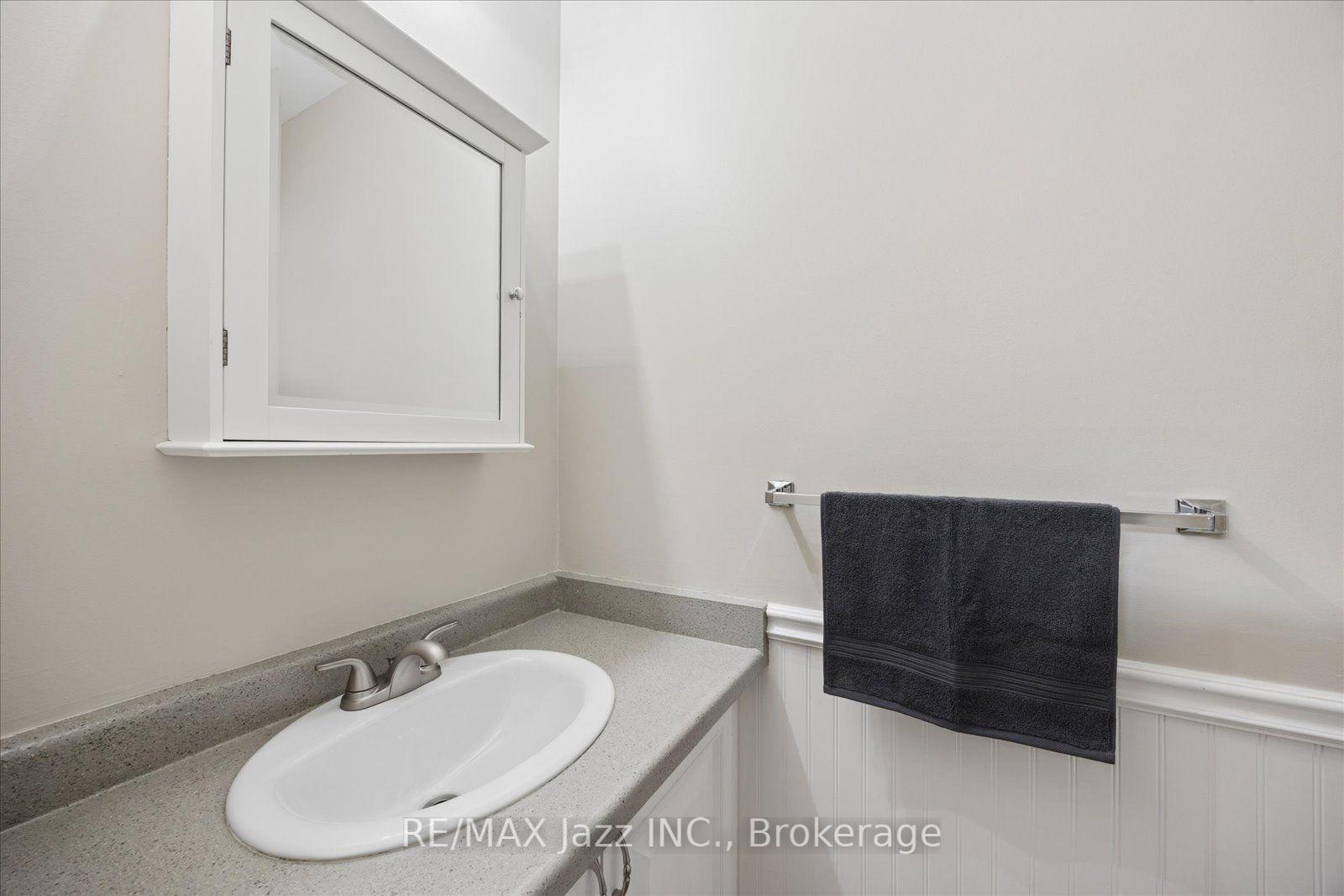 Photo 11 of 419 Maplewood Drive, Oshawa, O'Neill — HOMEH
