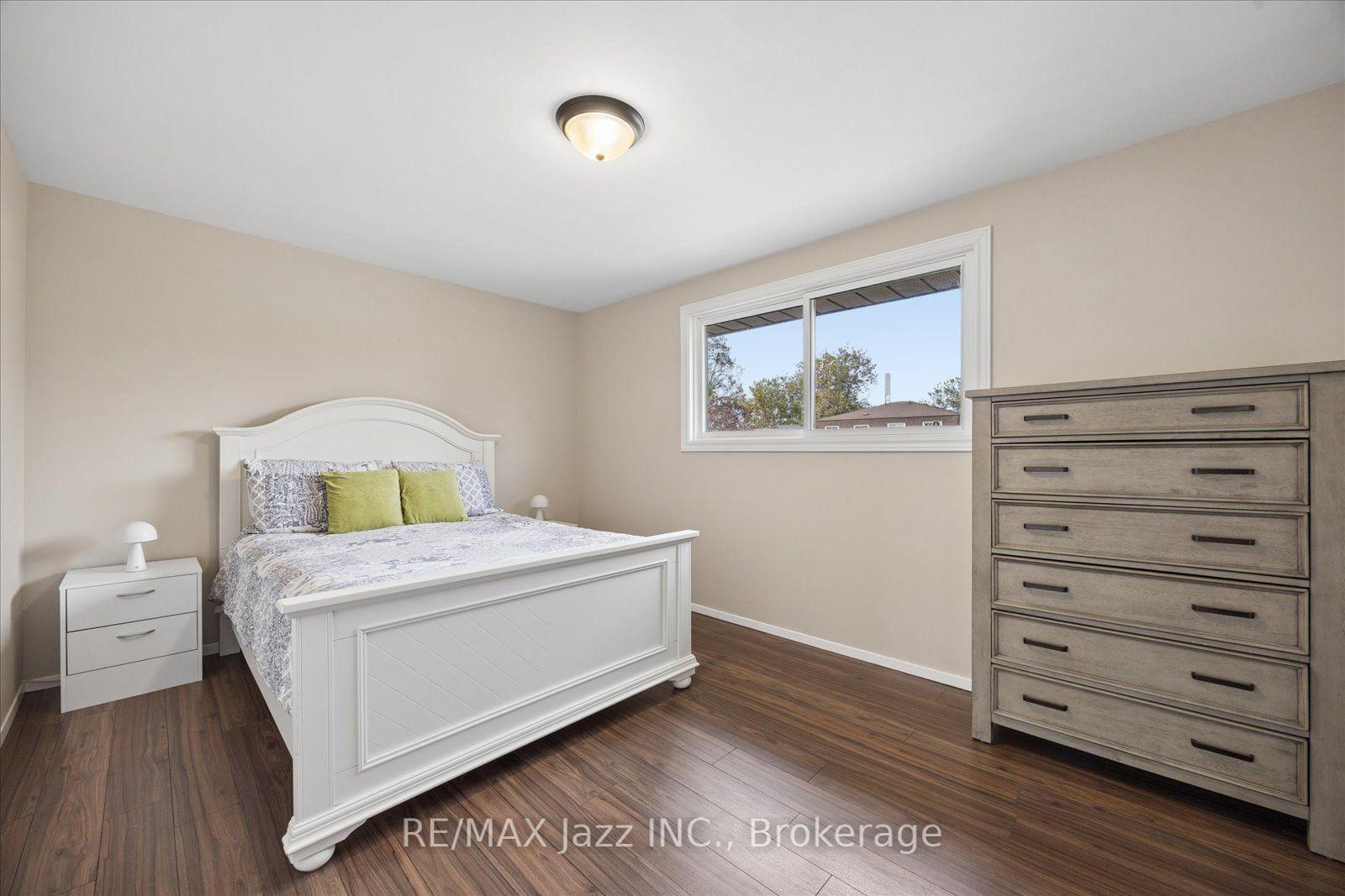 Photo 12 of 419 Maplewood Drive, Oshawa, O'Neill — HOMEH