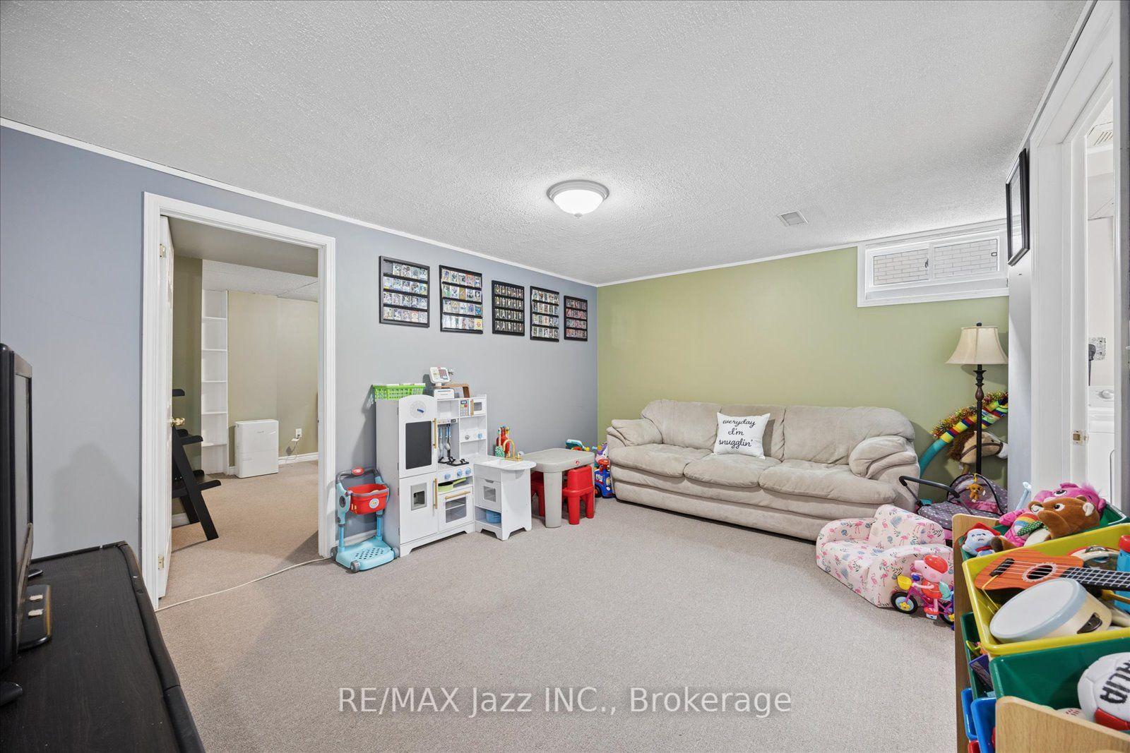 Photo 17 of 419 Maplewood Drive, Oshawa, O'Neill — HOMEH