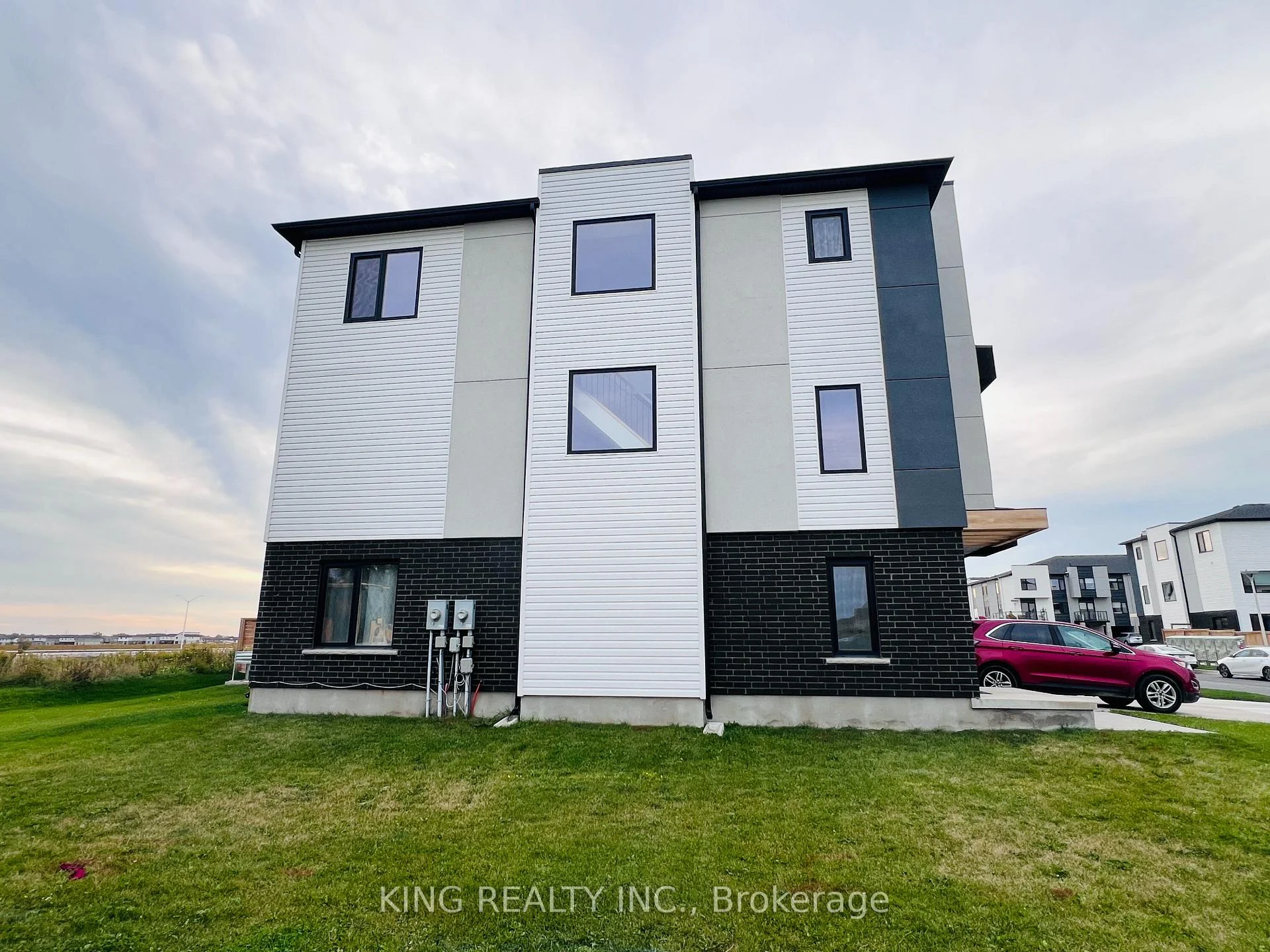 Photo 13 of 4302 Lismer Lane, London, South W — HOMEH