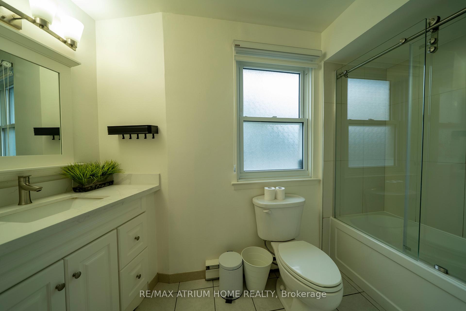 Photo 10 of 38 Reith Way, Markham, Aileen-Willowbrook — HOMEH