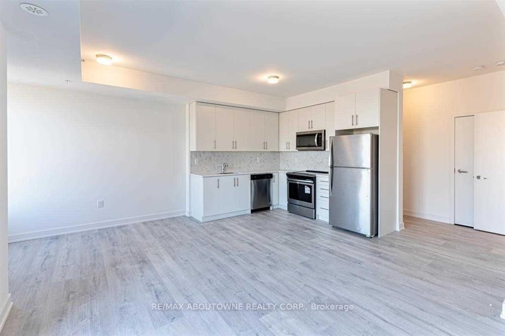 Photo 5 of Unit 18, 3483 Widdicombe Way, Mississauga, Erin Mills — HOMEH