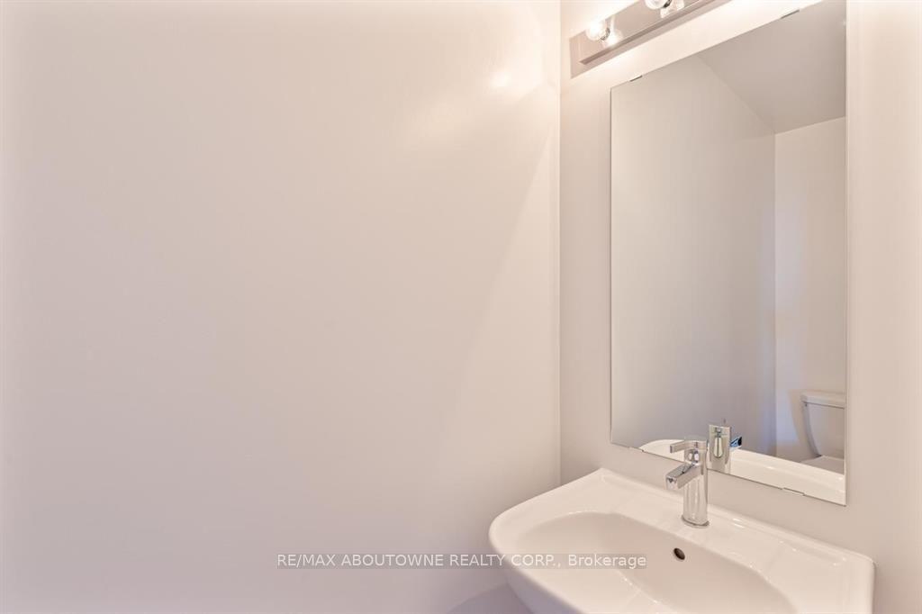 Photo 12 of Unit 18, 3483 Widdicombe Way, Mississauga, Erin Mills — HOMEH