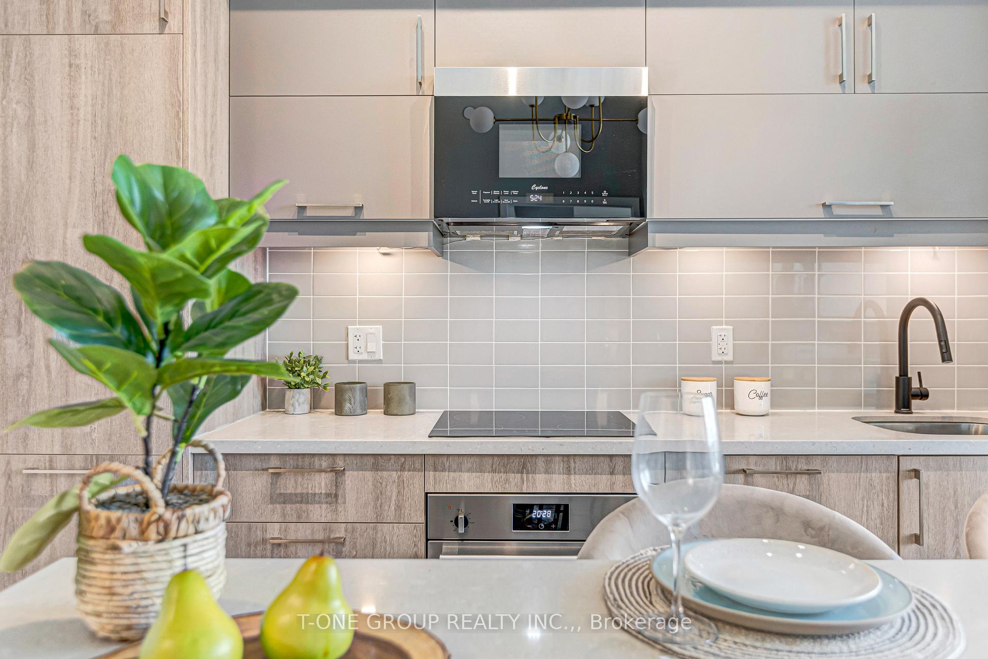 Photo 10 of Unit 1007, 292 Verdale Crossing, Markham, Unionville — HOMEH