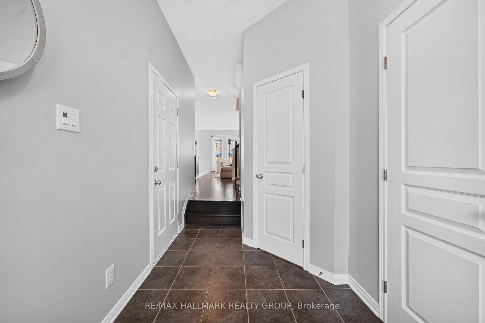 Photo 3 of 678 Percifor Way, Ottawa, Mer Bleue/Bradley Estates/Anderson Park — HOMEH