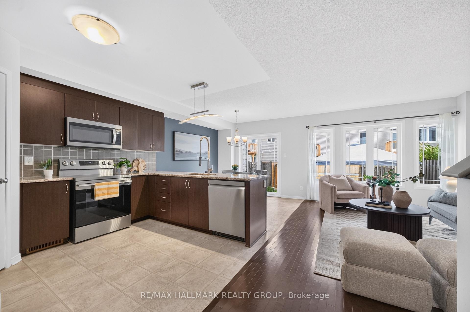 Photo 4 of 678 Percifor Way, Ottawa, Mer Bleue/Bradley Estates/Anderson Park — HOMEH