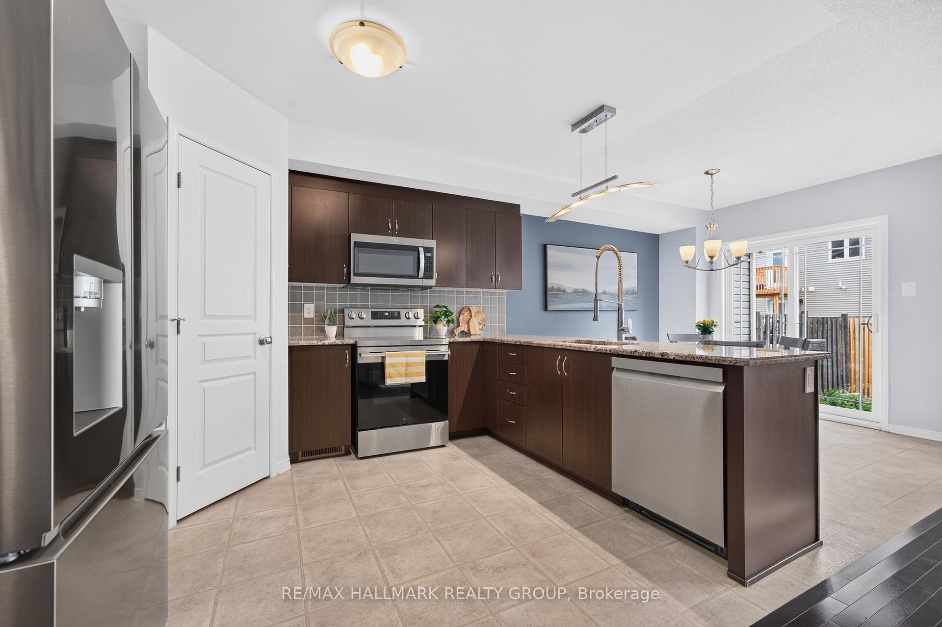 Photo 17 of 678 Percifor Way, Ottawa, Mer Bleue/Bradley Estates/Anderson Park — HOMEH