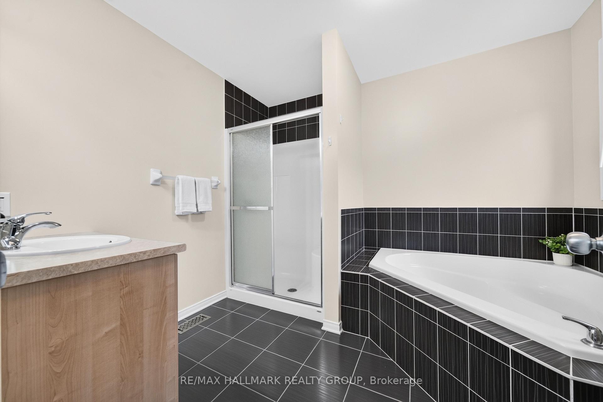 Photo 29 of 678 Percifor Way, Ottawa, Mer Bleue/Bradley Estates/Anderson Park — HOMEH