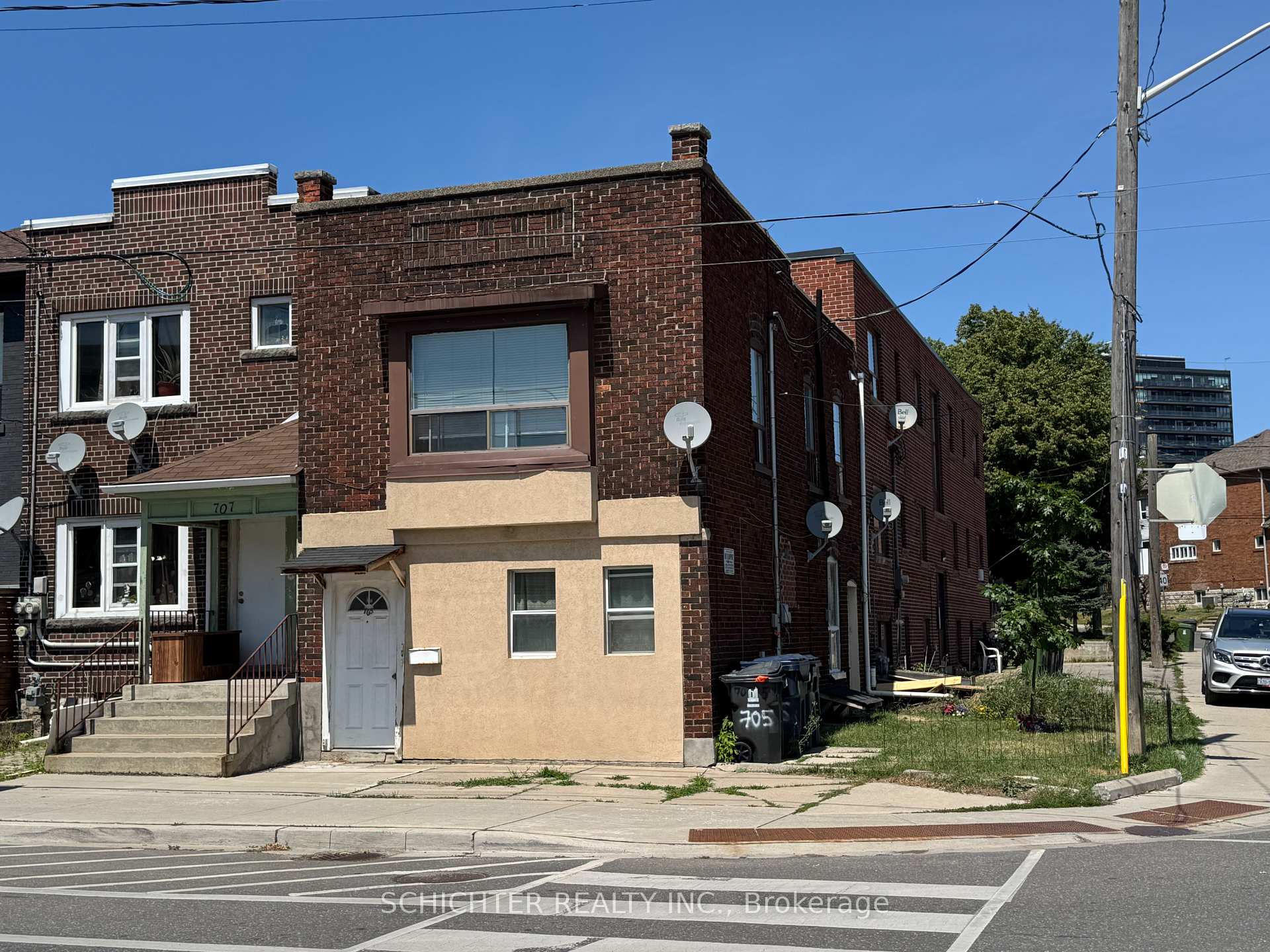 Photo of Unit Triplex, 705 Vaughan Road