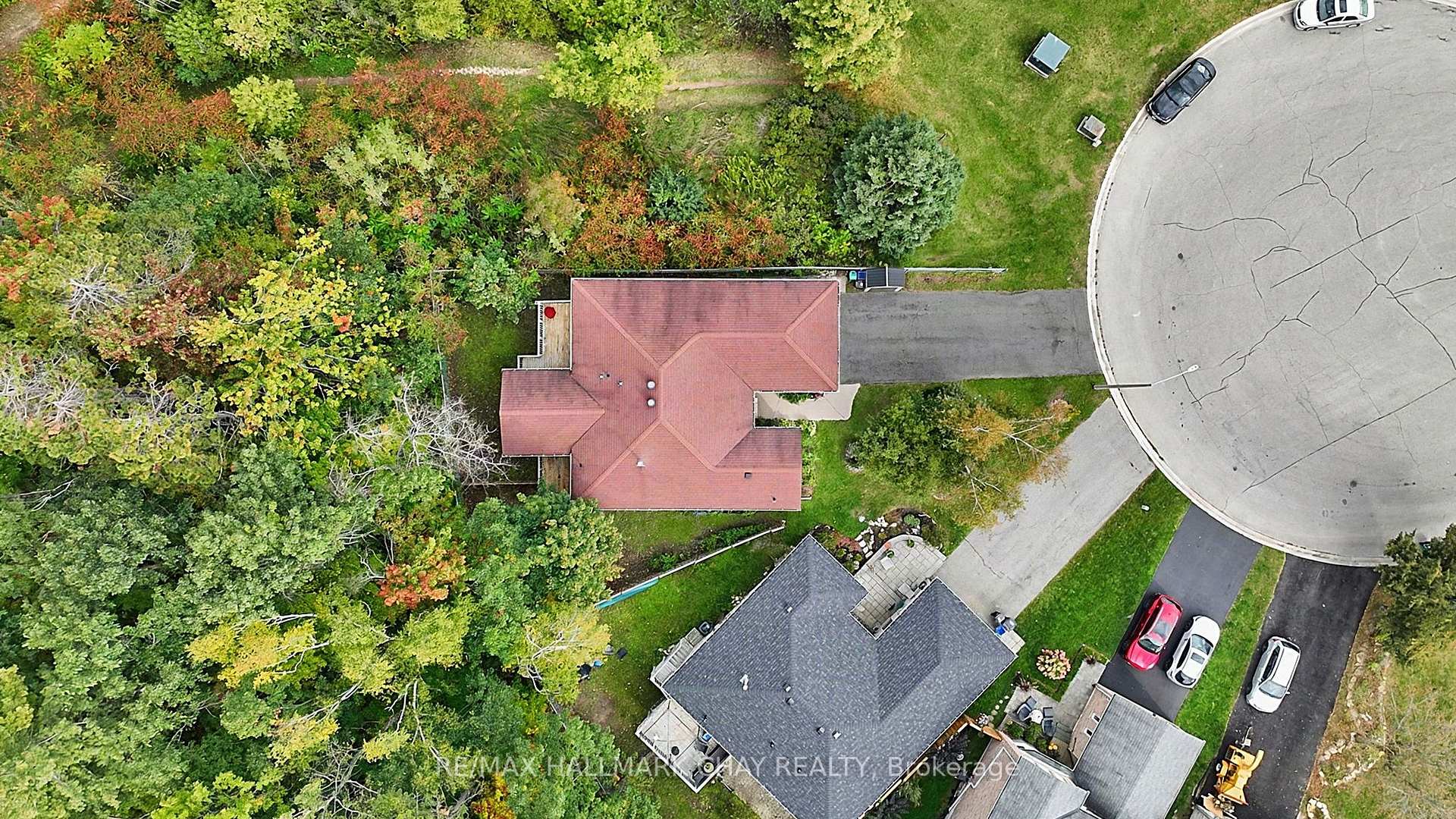 Photo 25 of 87 McVeigh Drive, Barrie, Northwest — HOMEH