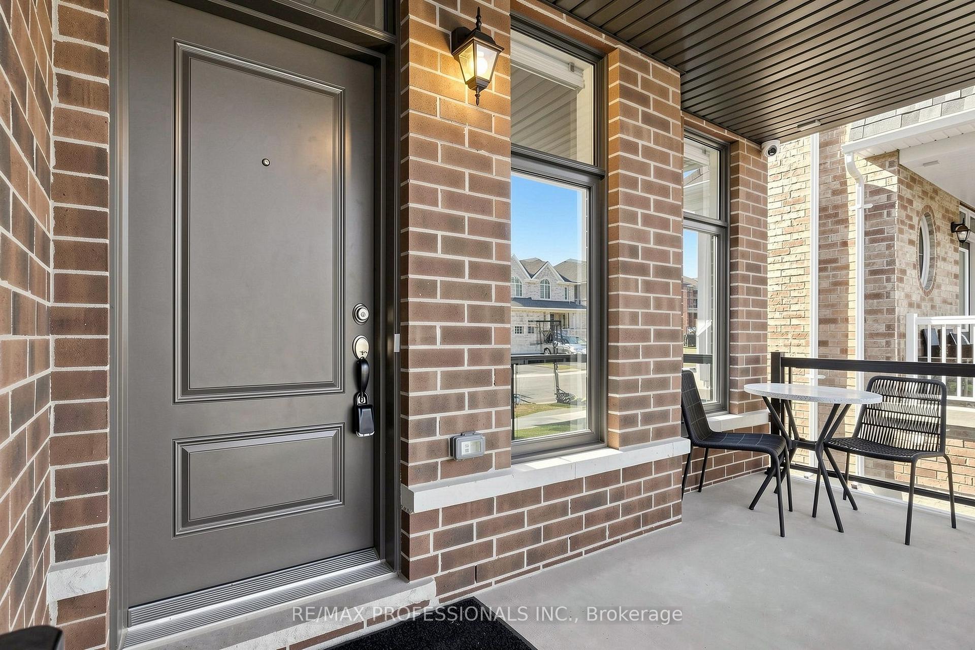 Photo 2 of 1450 Davis Loop, Innisfil, Lefroy — HOMEH