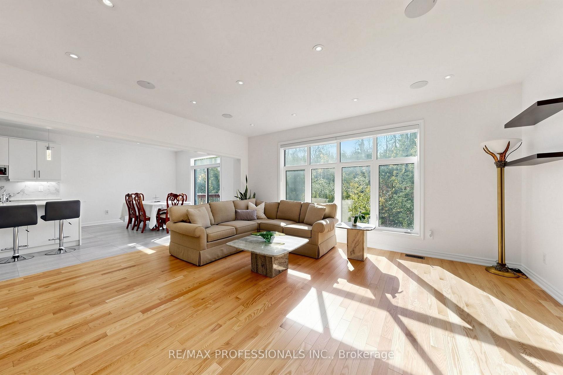 Photo 3 of 1450 Davis Loop, Innisfil, Lefroy — HOMEH