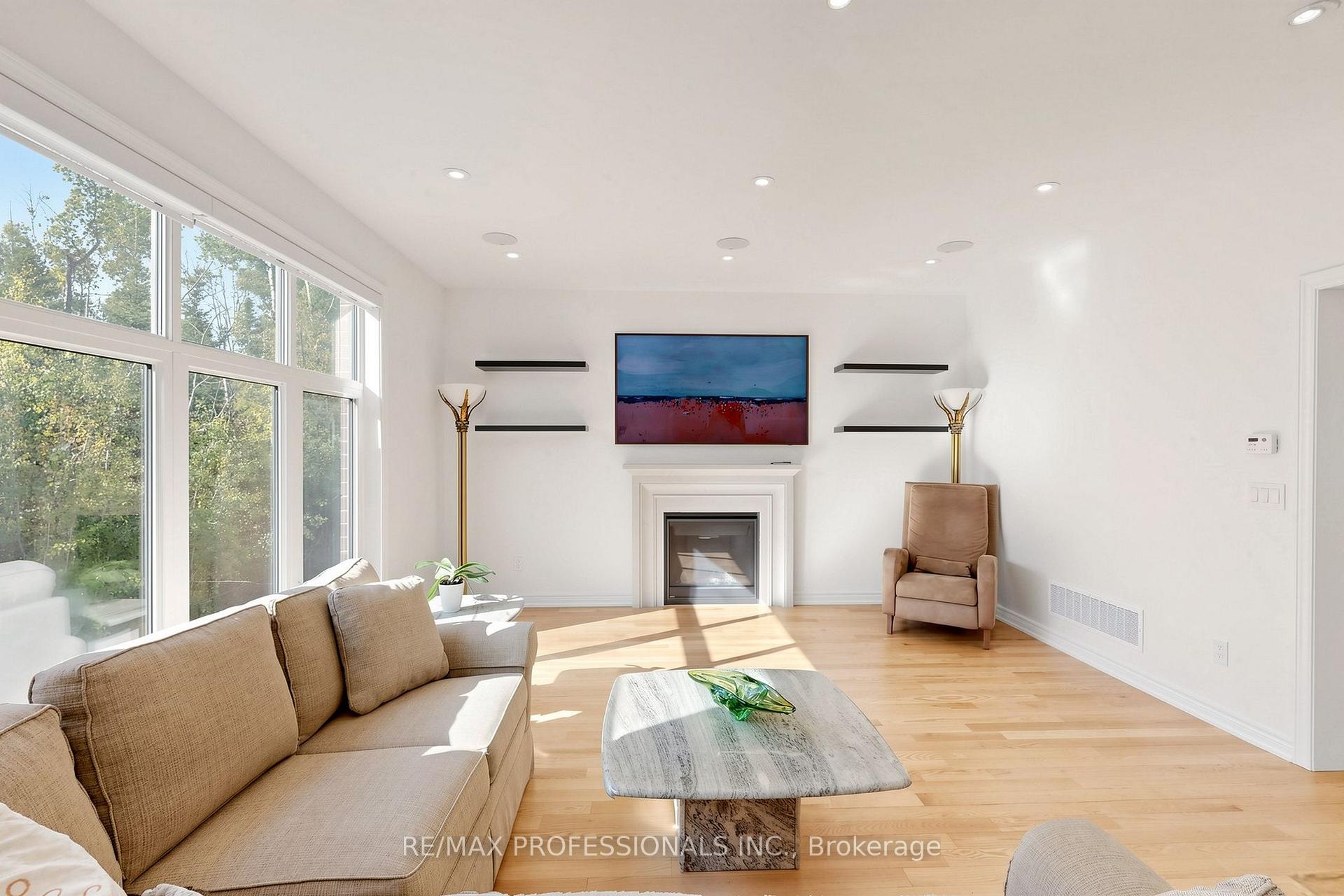 Photo 6 of 1450 Davis Loop, Innisfil, Lefroy — HOMEH