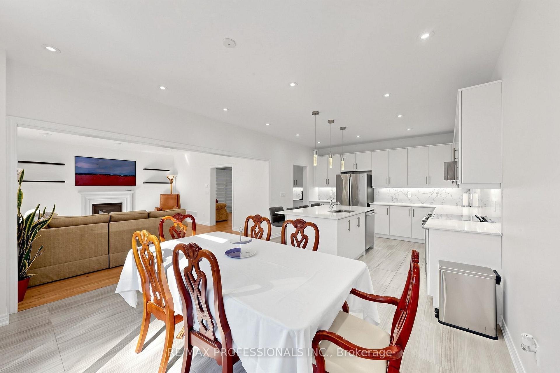 Photo 8 of 1450 Davis Loop, Innisfil, Lefroy — HOMEH