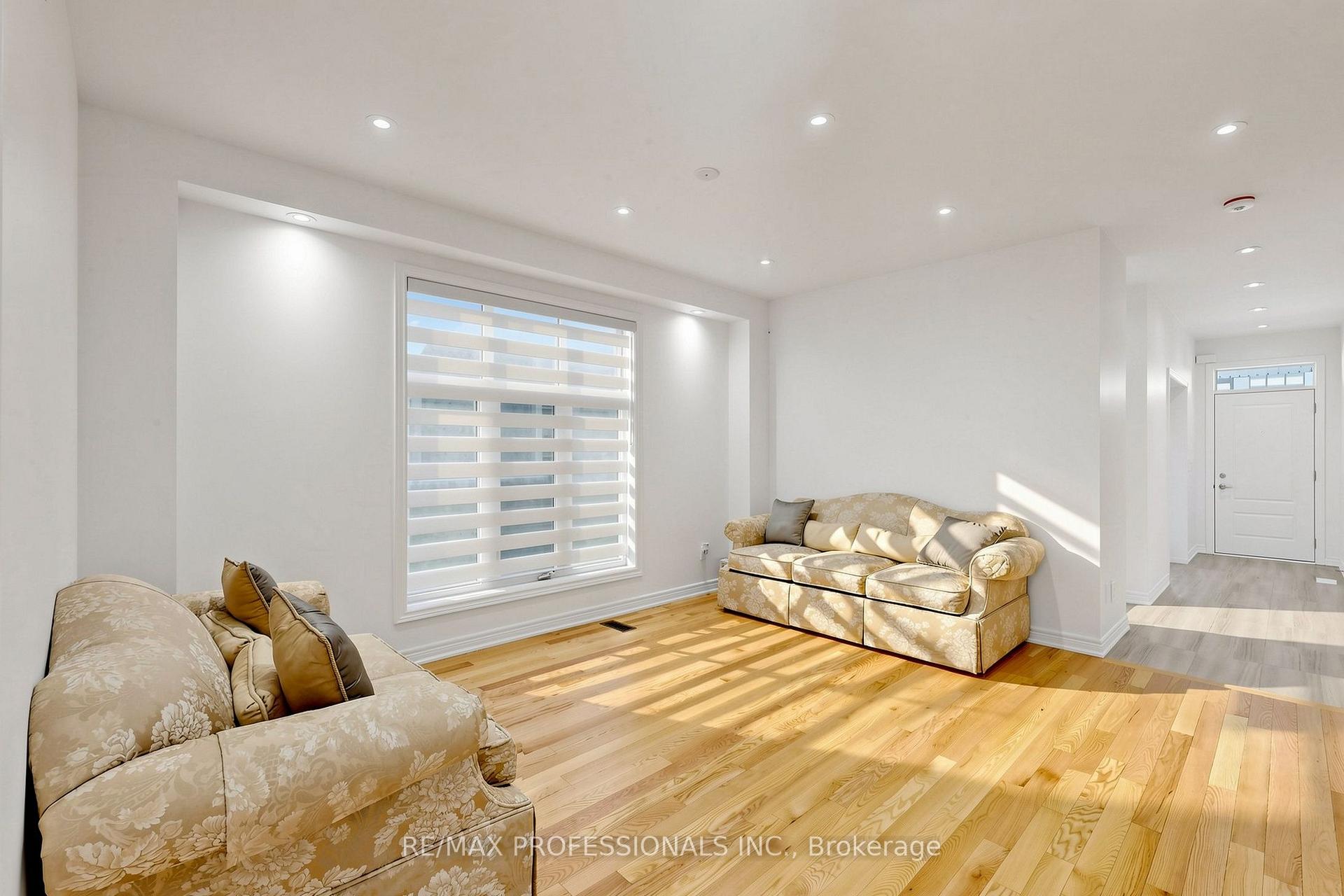 Photo 9 of 1450 Davis Loop, Innisfil, Lefroy — HOMEH