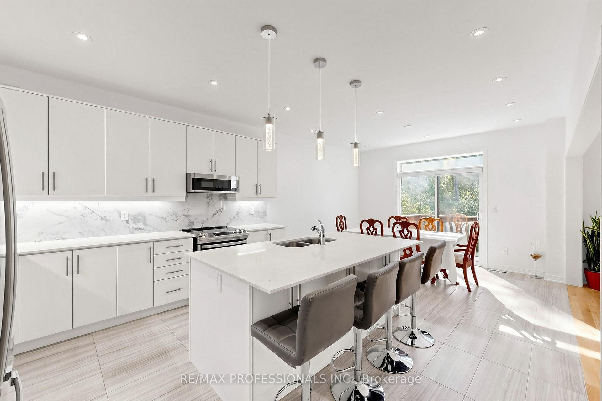 Photo 10 of 1450 Davis Loop, Innisfil, Lefroy — HOMEH