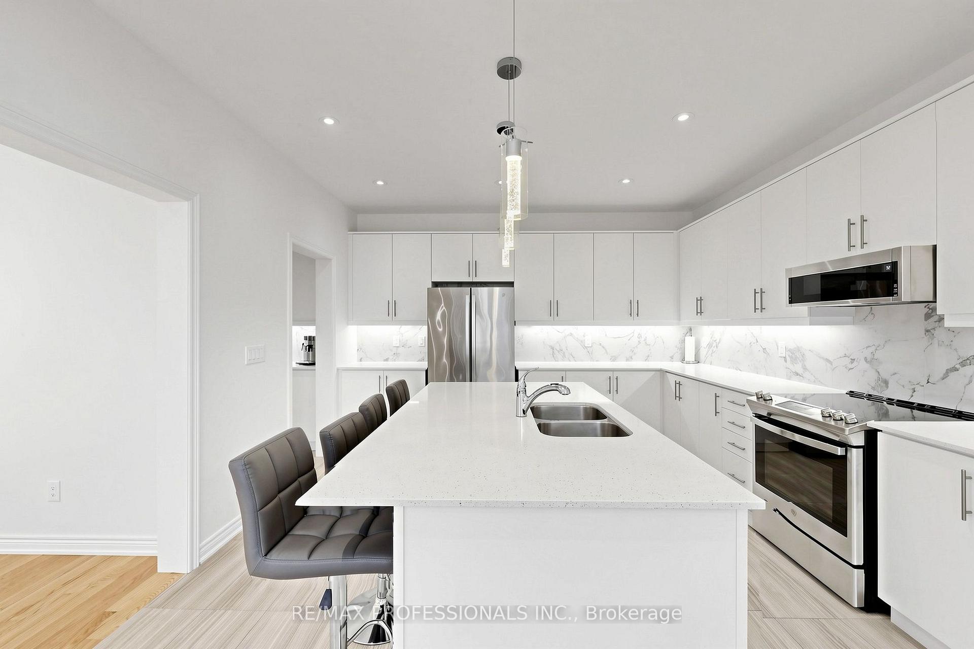 Photo 14 of 1450 Davis Loop, Innisfil, Lefroy — HOMEH