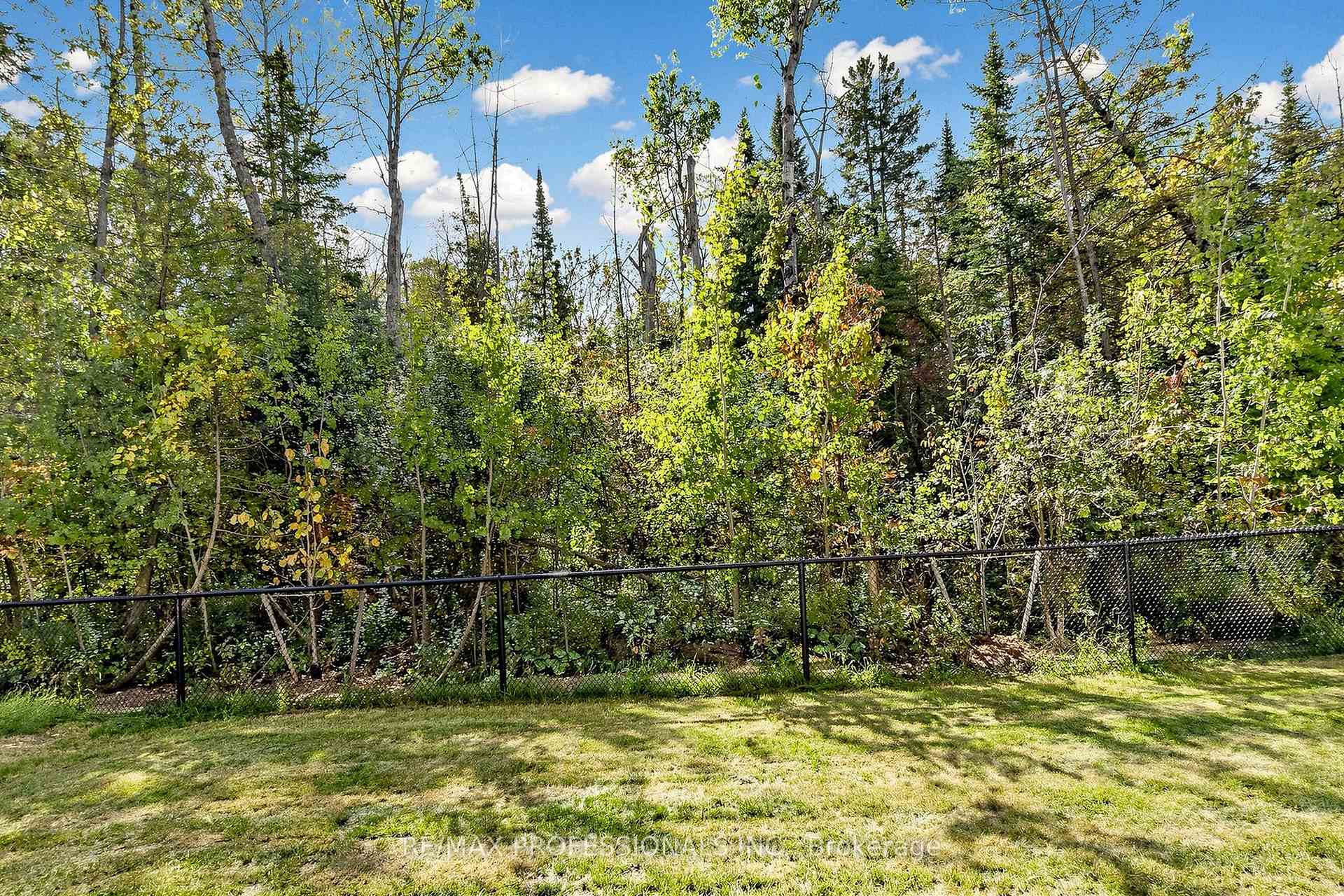 Photo 28 of 1450 Davis Loop, Innisfil, Lefroy — HOMEH