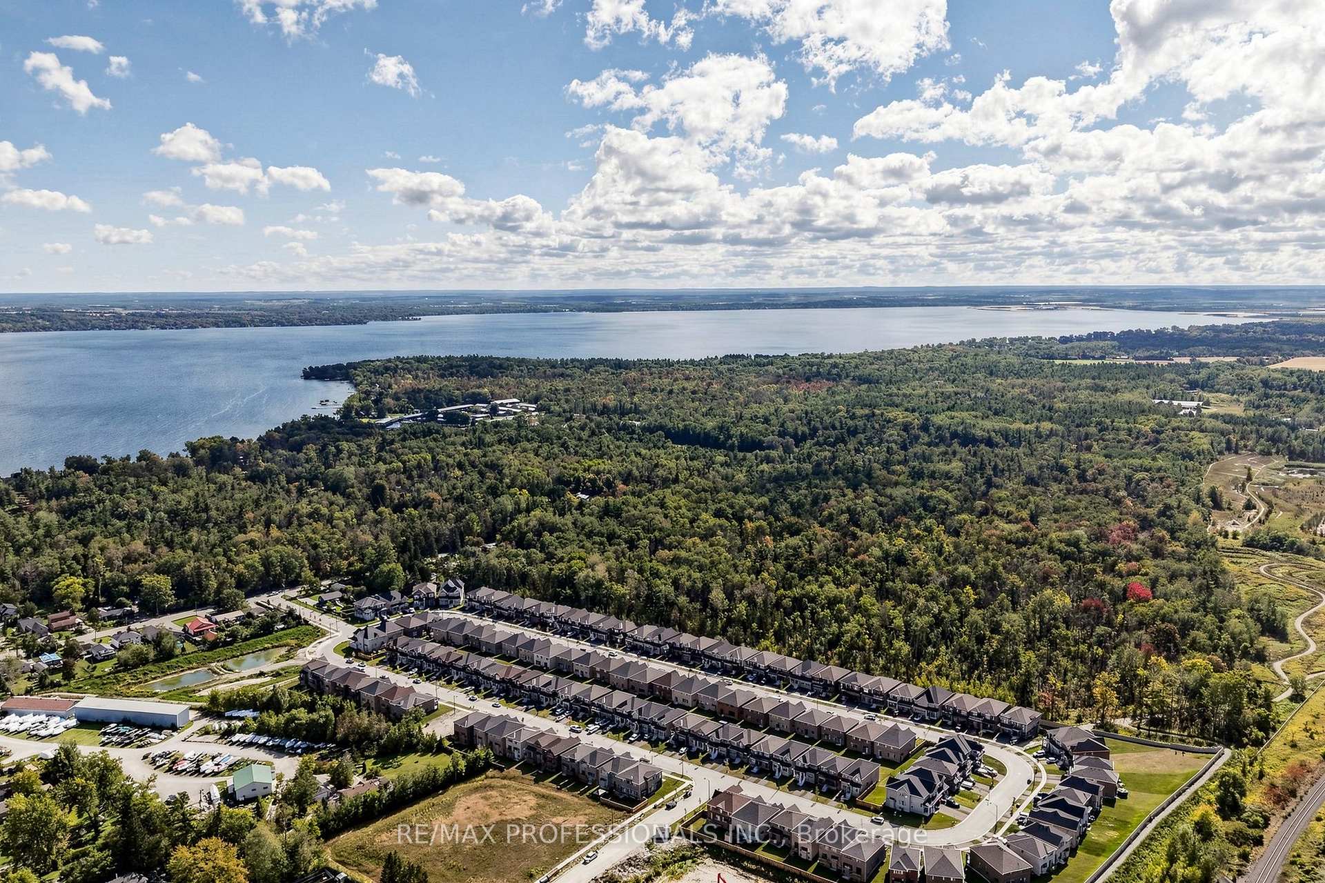 Photo 31 of 1450 Davis Loop, Innisfil, Lefroy — HOMEH