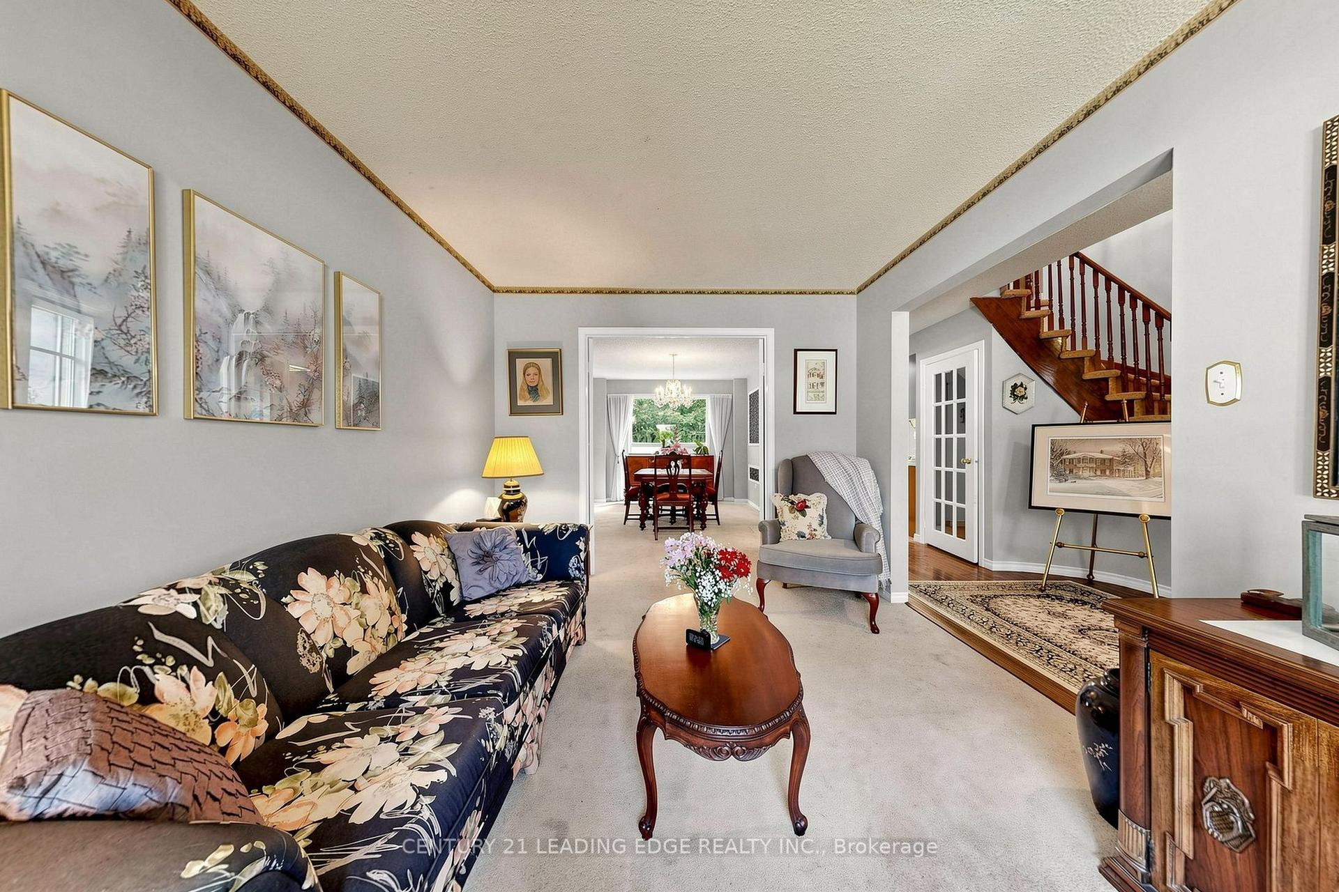 Photo 4 of 76 Tilman Circle, Markham, Markham Village — HOMEH