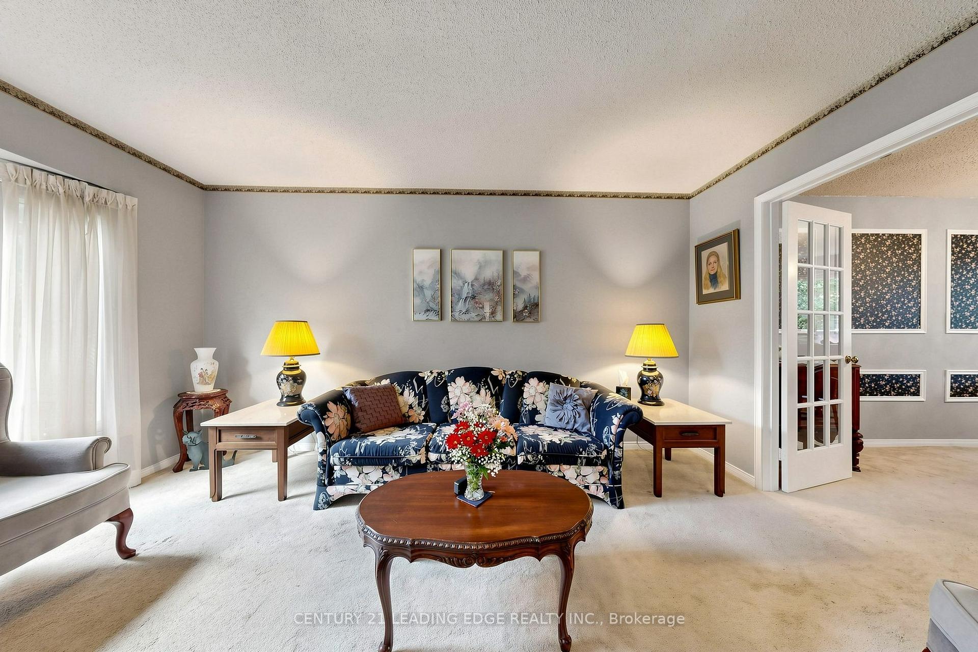 Photo 5 of 76 Tilman Circle, Markham, Markham Village — HOMEH