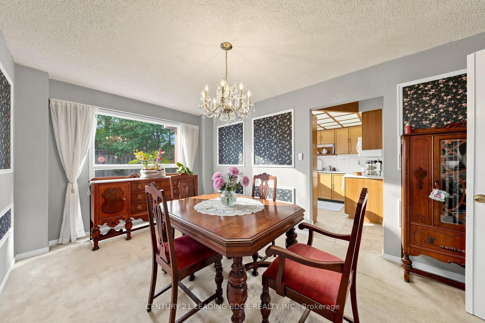Photo 6 of 76 Tilman Circle, Markham, Markham Village — HOMEH