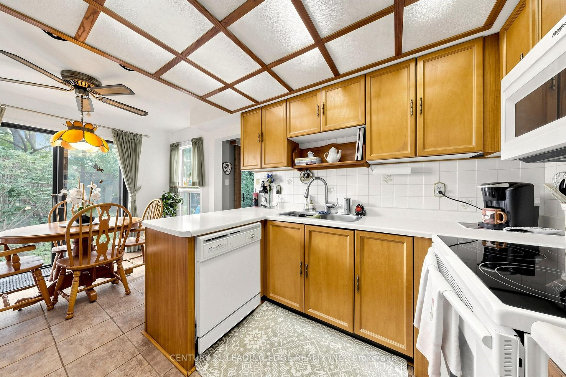 Photo 13 of 76 Tilman Circle, Markham, Markham Village — HOMEH