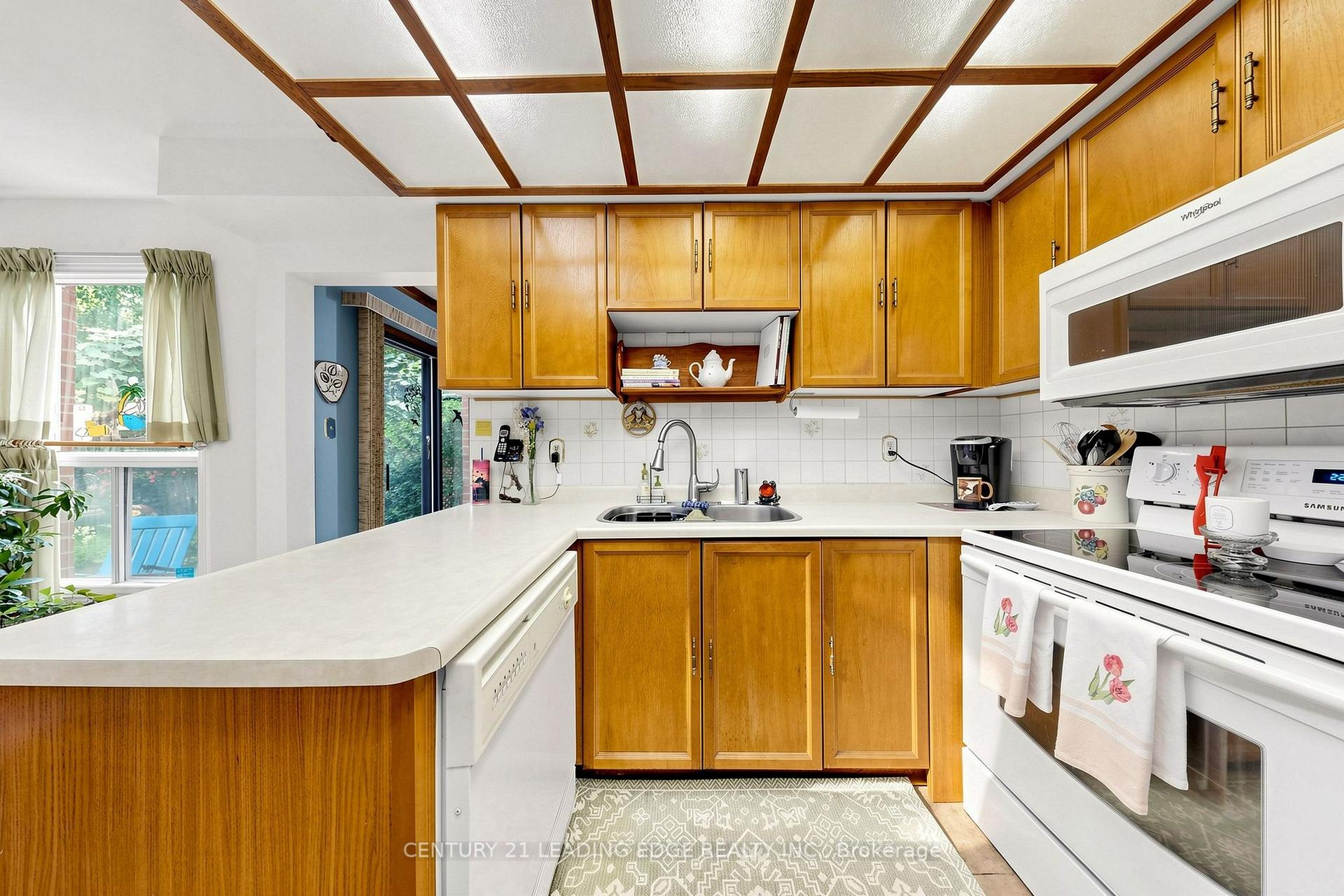 Photo 14 of 76 Tilman Circle, Markham, Markham Village — HOMEH