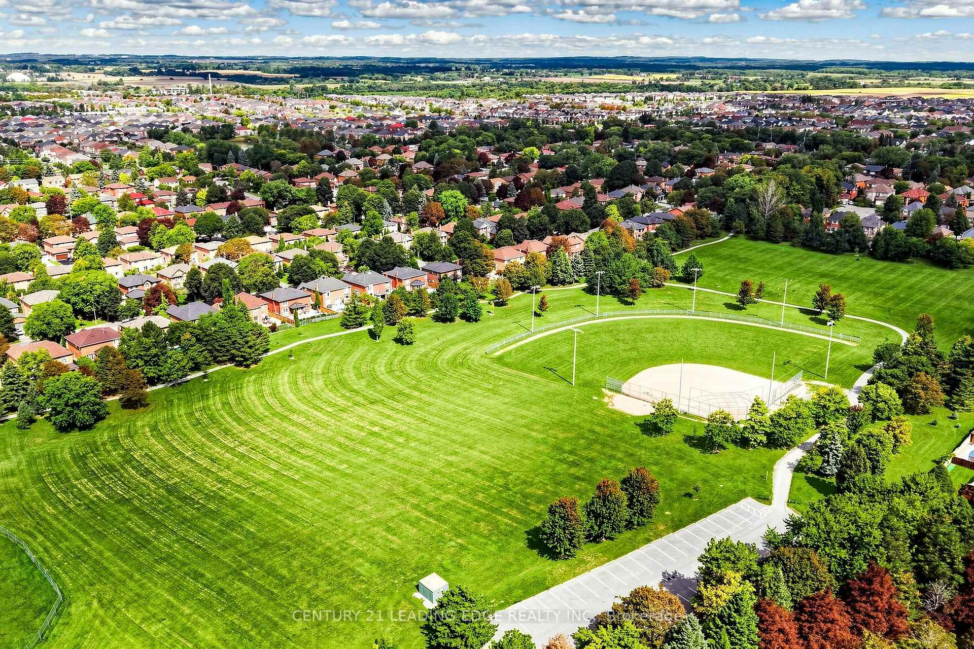 Photo 50 of 76 Tilman Circle, Markham, Markham Village — HOMEH
