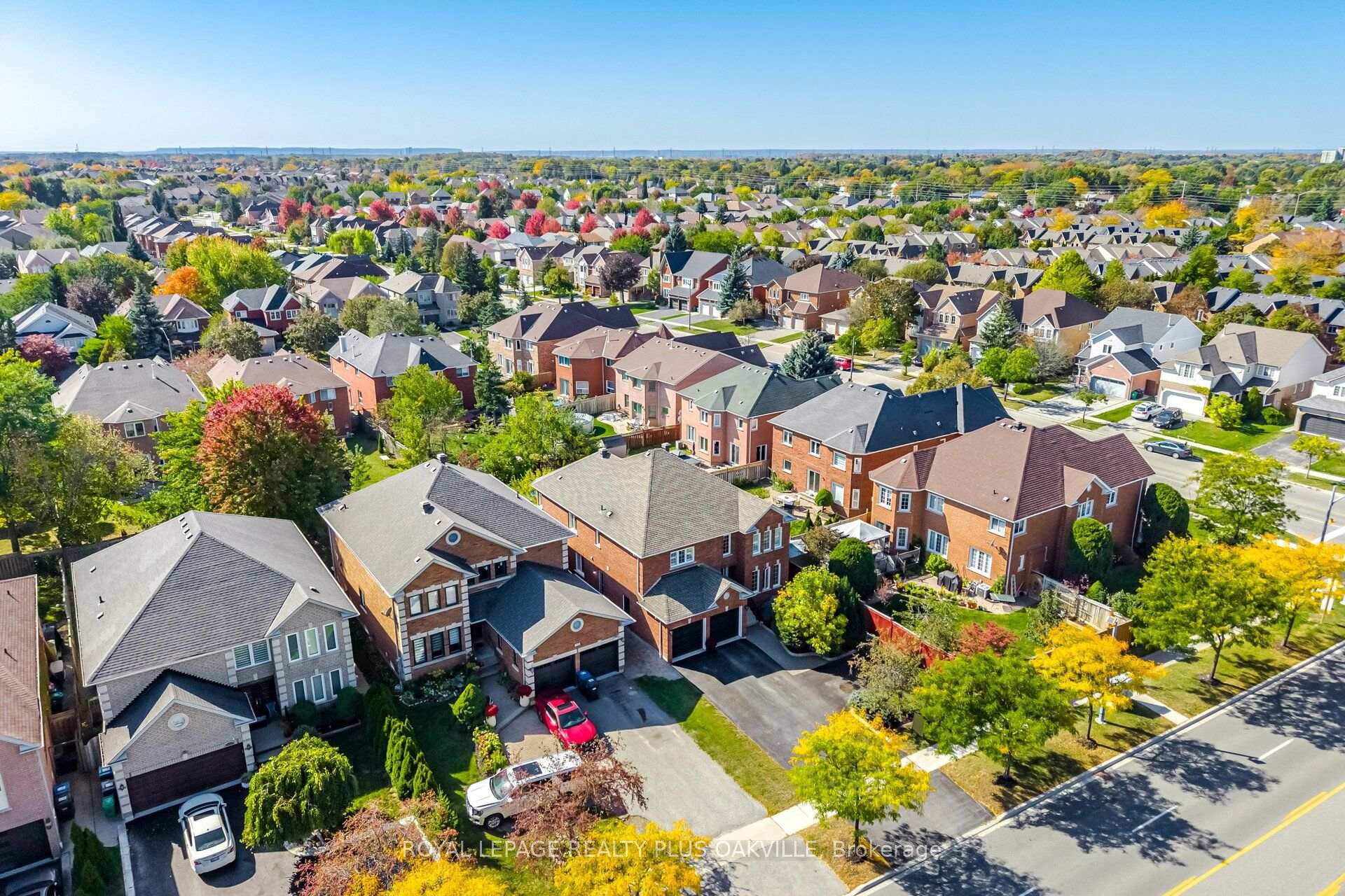 Photo 6 of 5892 Glen Erin Drive, Mississauga, Central Erin Mills — HOMEH