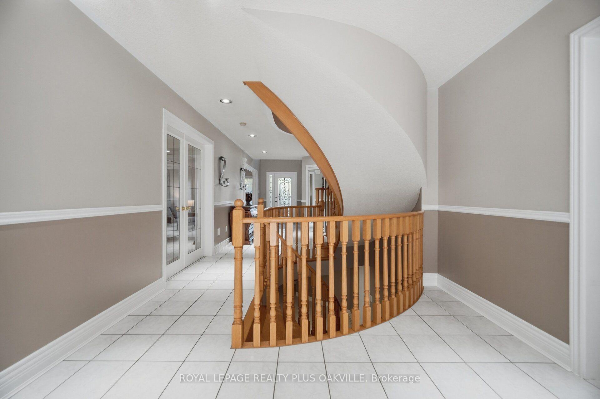 Photo 15 of 5892 Glen Erin Drive, Mississauga, Central Erin Mills — HOMEH
